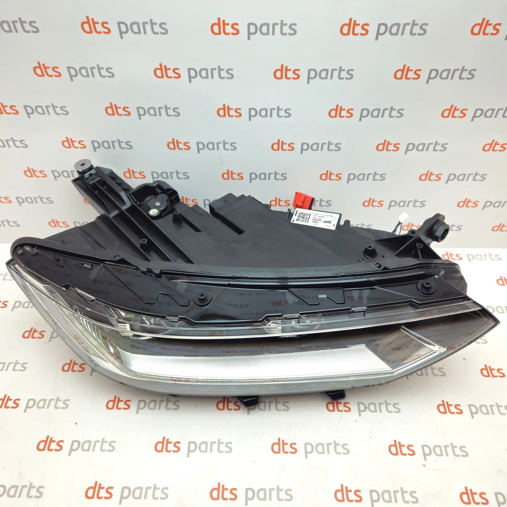 Valeo 046631 – Right headlight VALEO - jälkimarkkinoiden osa