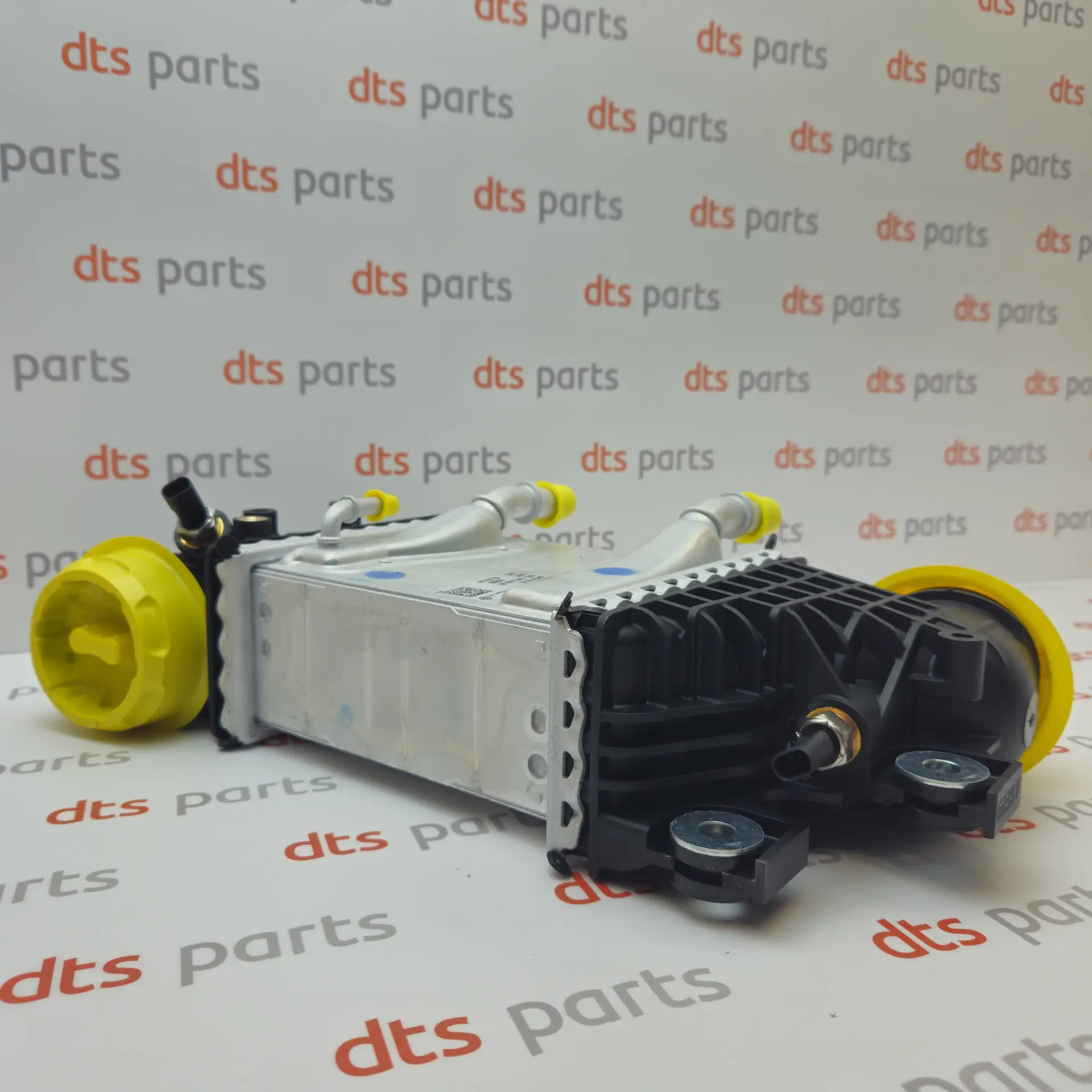 OEM Volkswagen 04L145749M – Intercooler