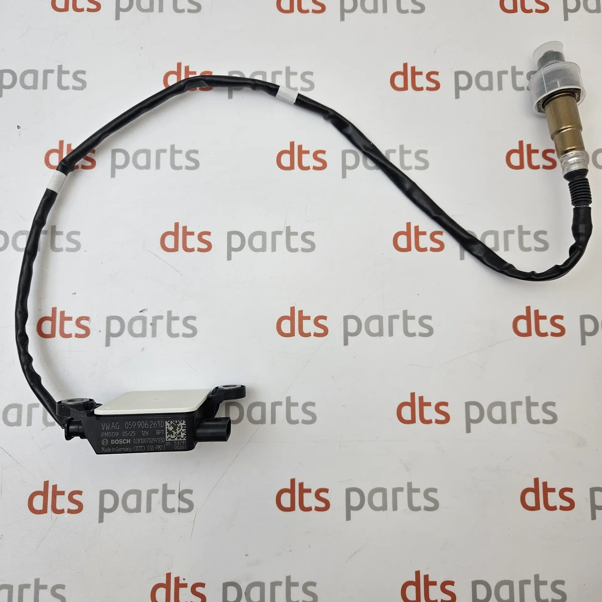 OEM VAG 059906261D – Nitrogen oxide sensor assembly with control module