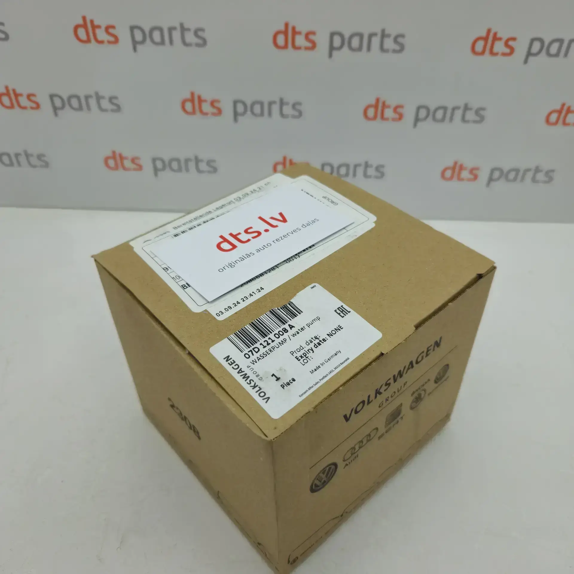 OEM Volkswagen 07D121008A – Engine water pump