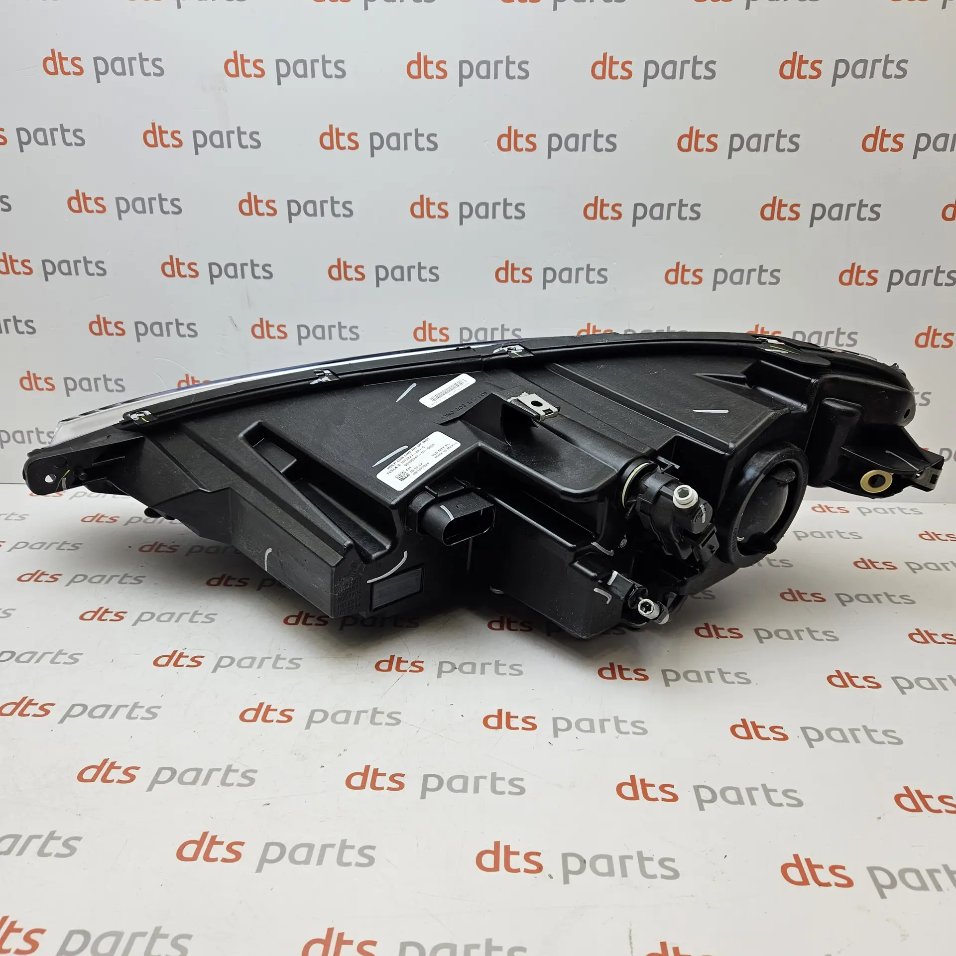 OEM Tesla 101222700C – Right headlight