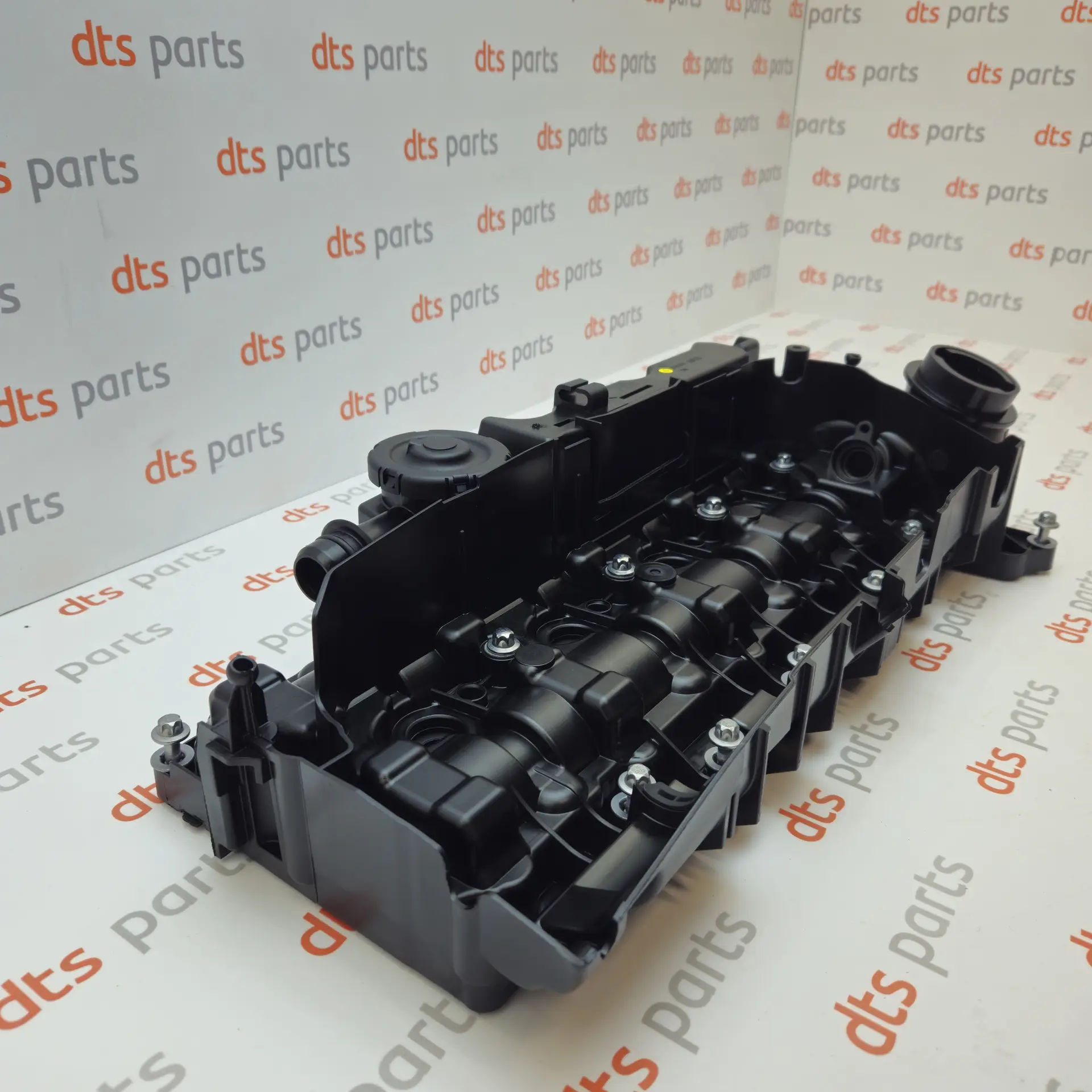 OEM BMW 11128581797 – Cylinder head cover