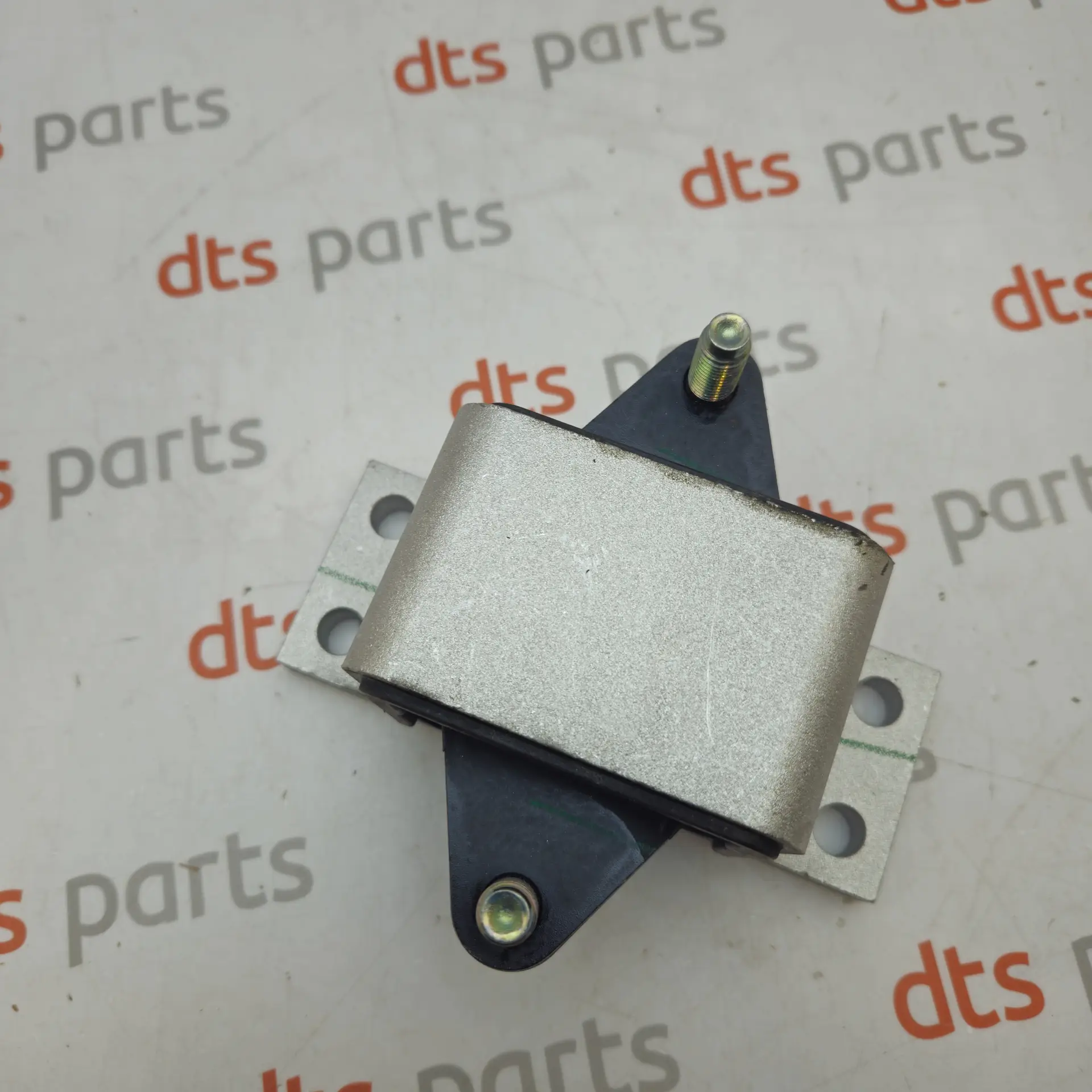 OEM Nissan 113204GB5A – ENGINE INSULATOR MOUNTING