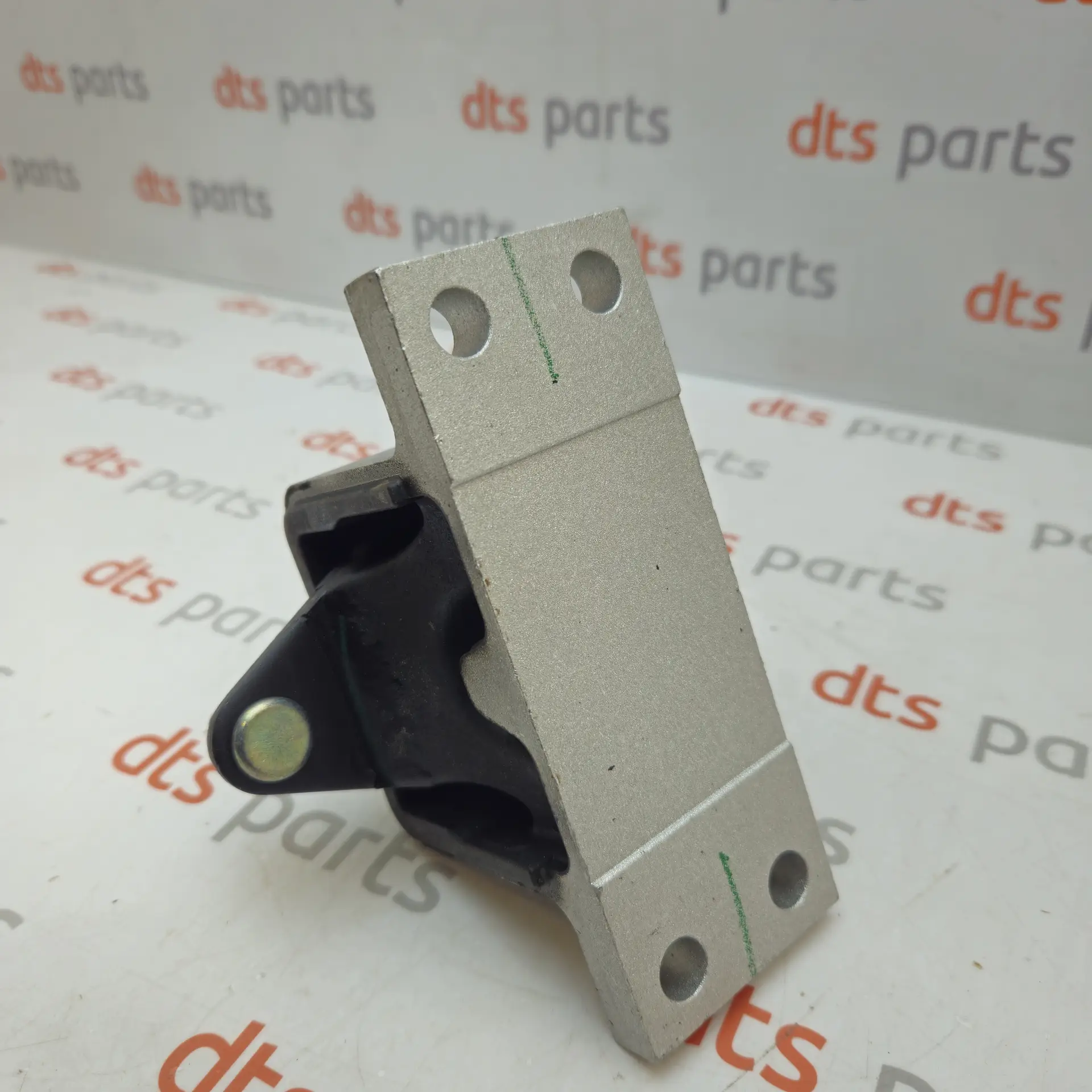 OEM Nissan 113204GB5A – ENGINE INSULATOR MOUNTING