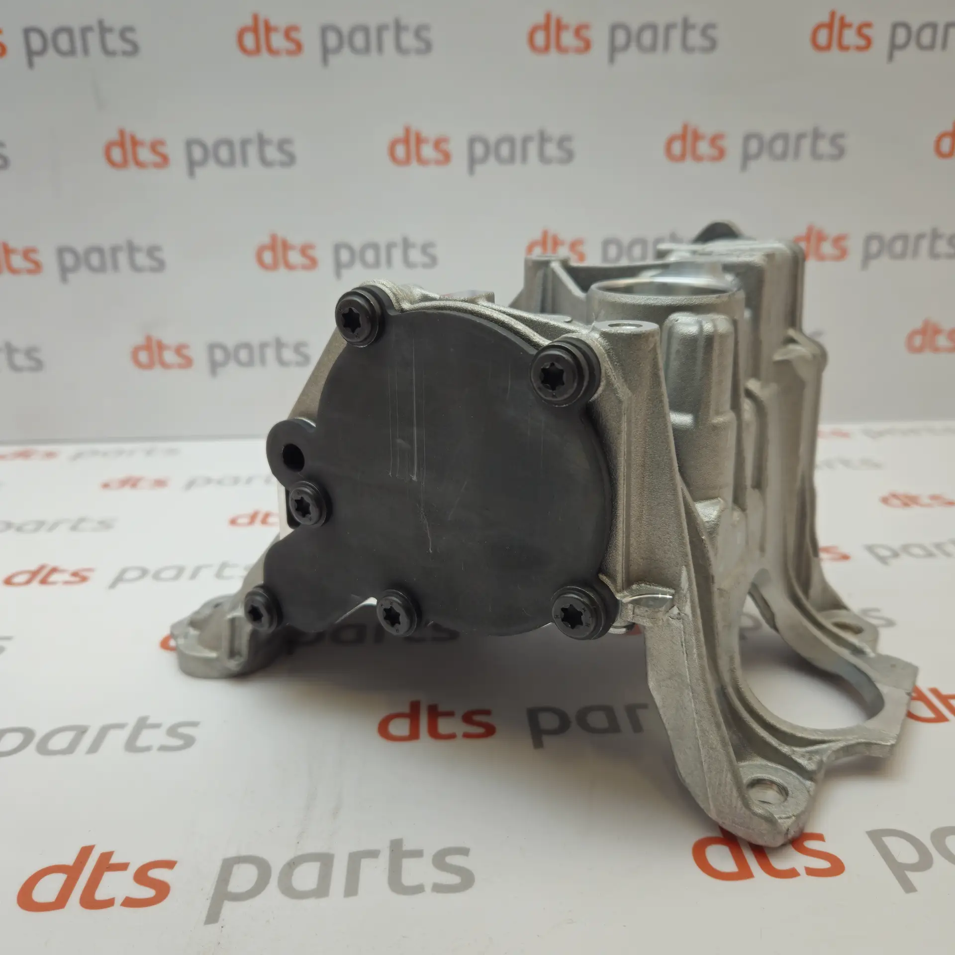 OEM BMW 11418579944 – Oil vacuum pump