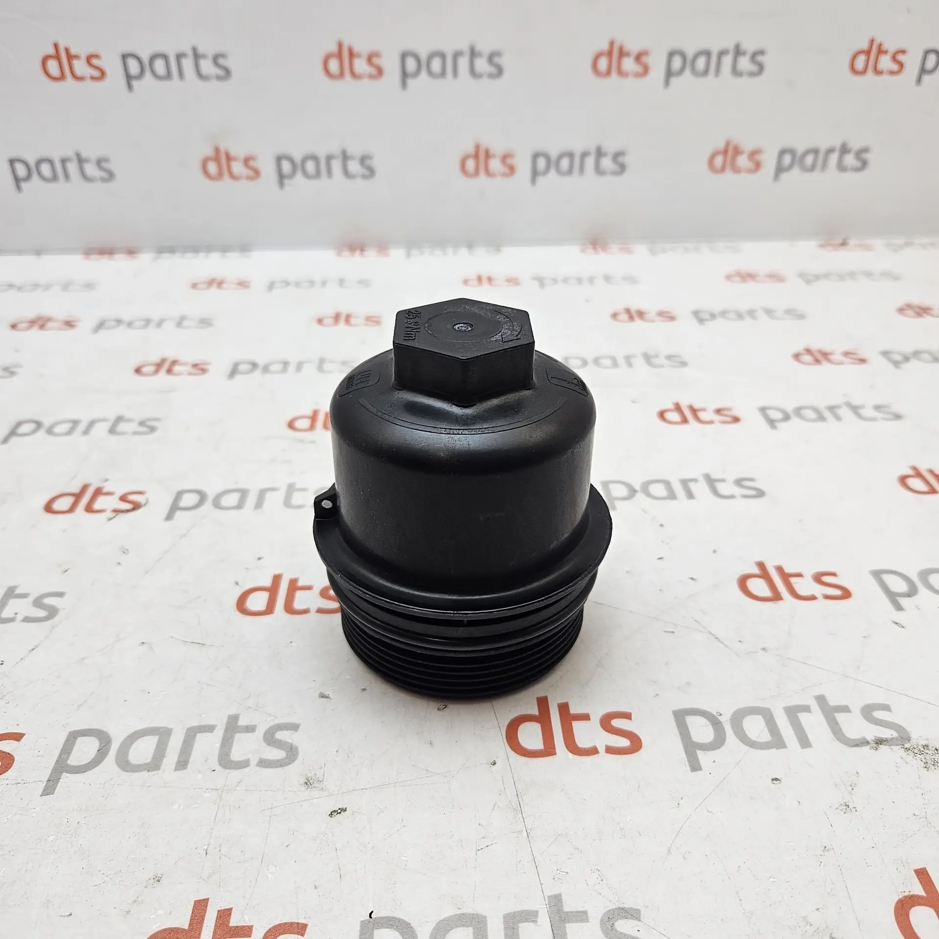 OEM BMW 11425B95013 – Engine oil filter plastic housing twist-off cap