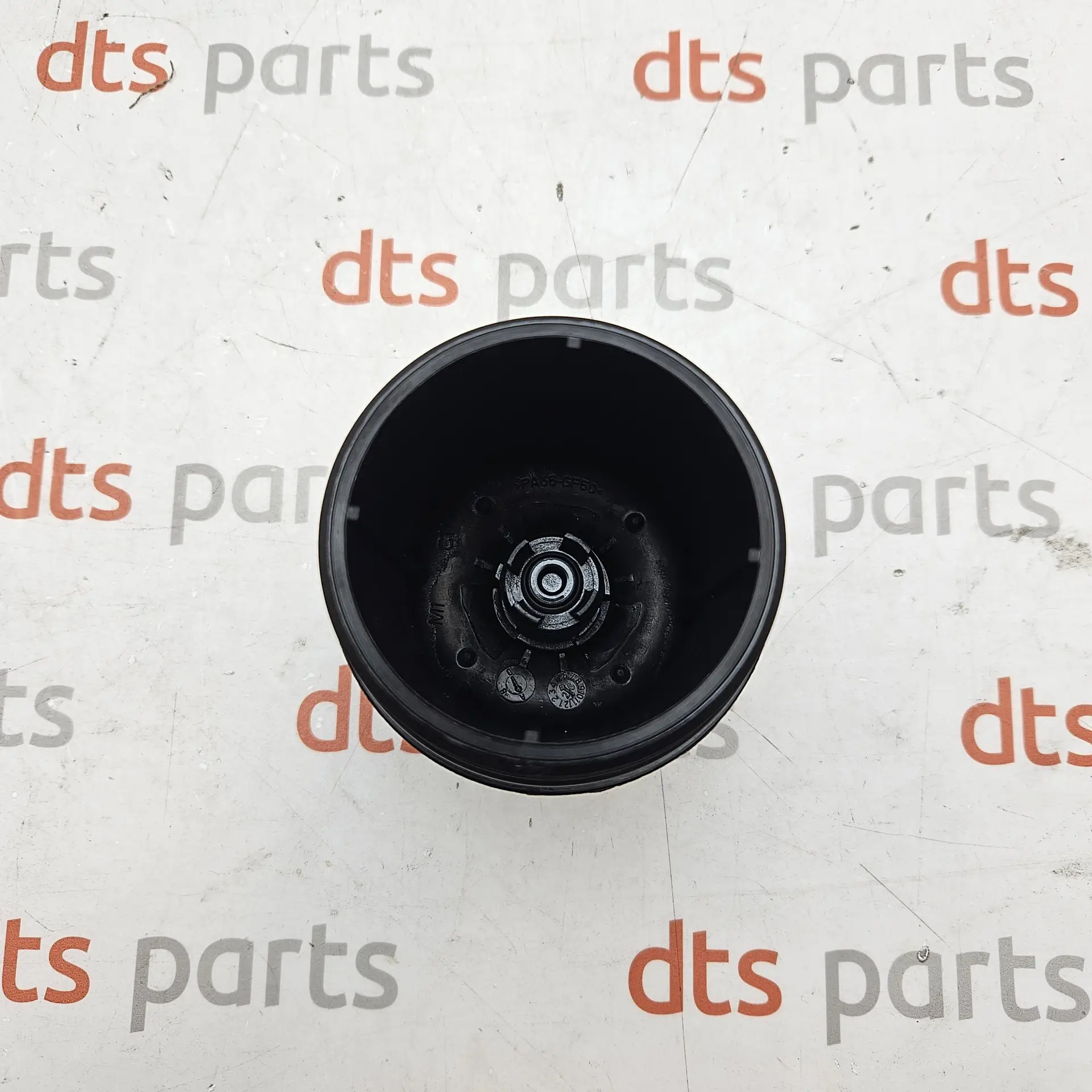 OEM BMW 11425B95013 – Engine oil filter plastic housing twist-off cap