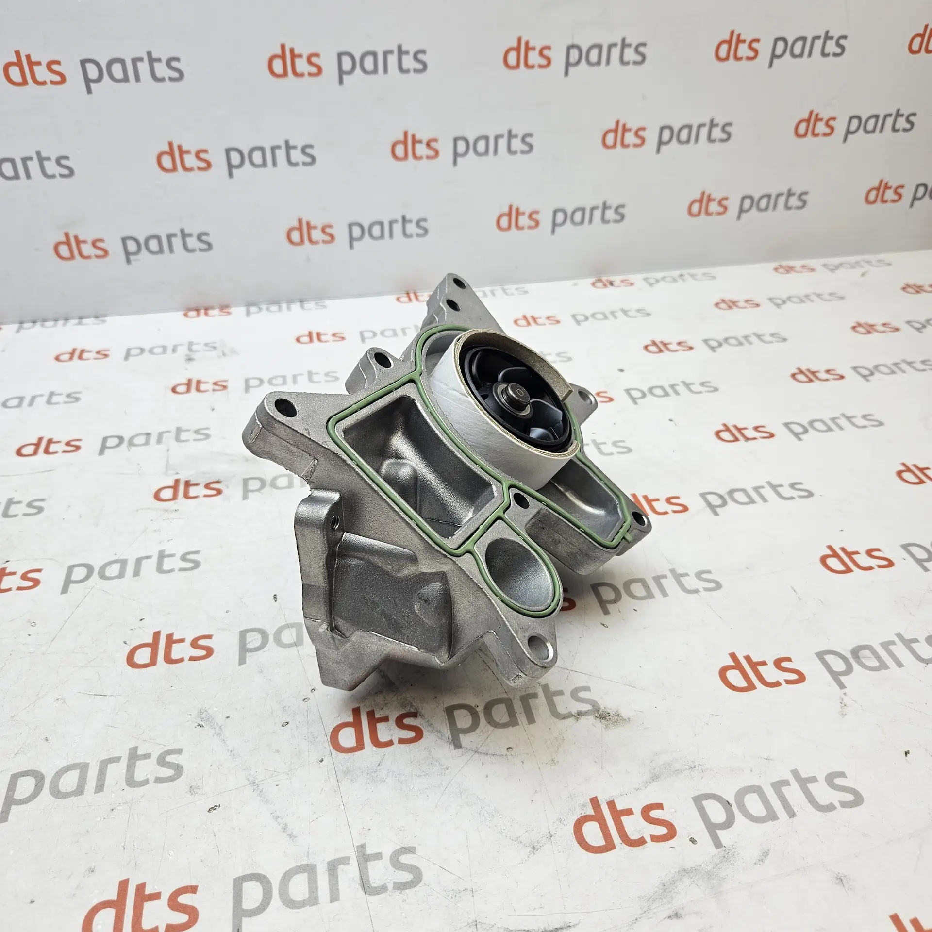 OEM BMW 11518516435 – Mechanical engine cooling water pump assembly