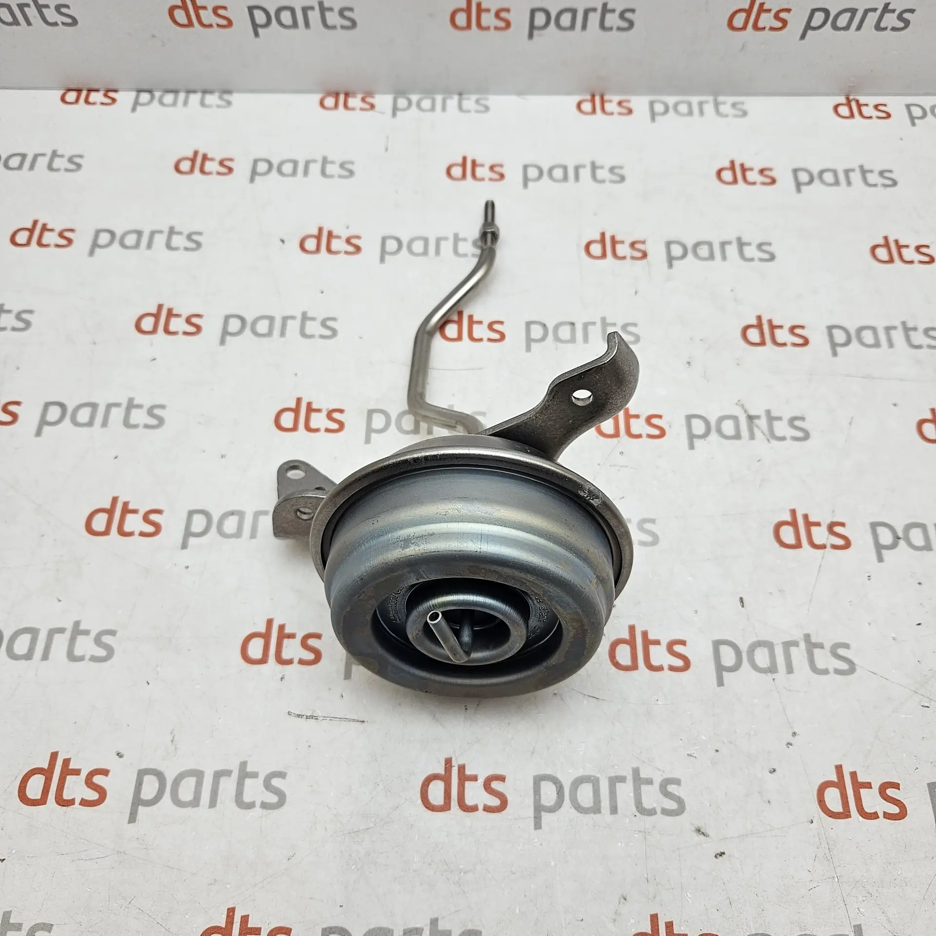 OEM BMW 11658516496 – Turbocharger pneumatic vacuum actuator