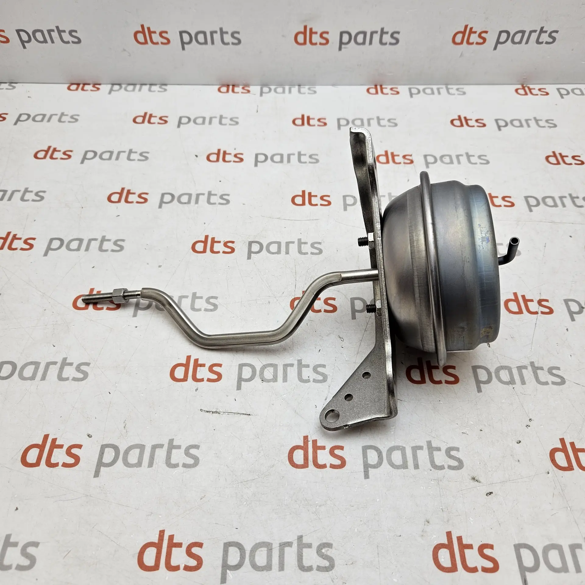 OEM BMW 11658516496 – Turbocharger pneumatic vacuum actuator