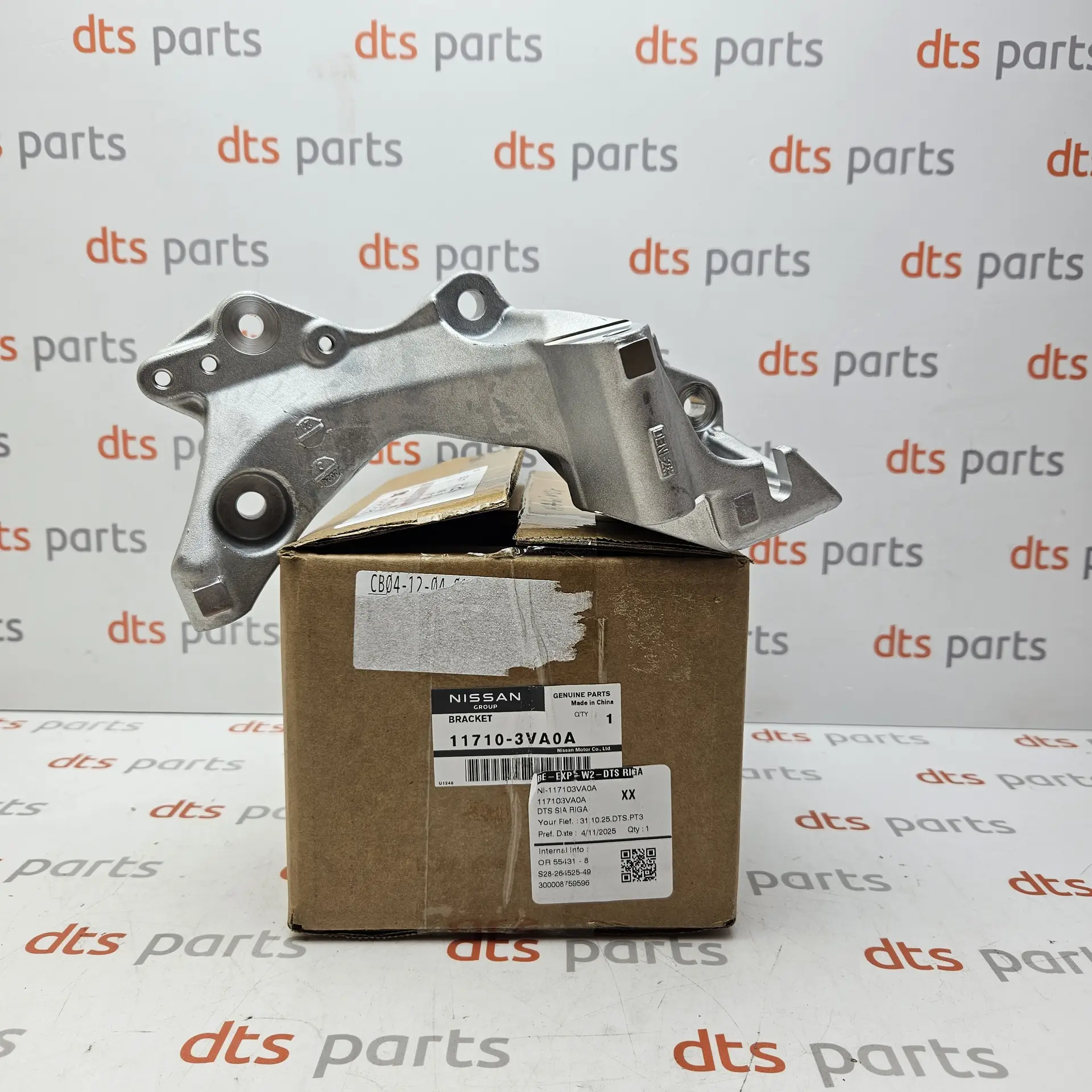 OEM Nissan 117103VA0A – Alternator bracket