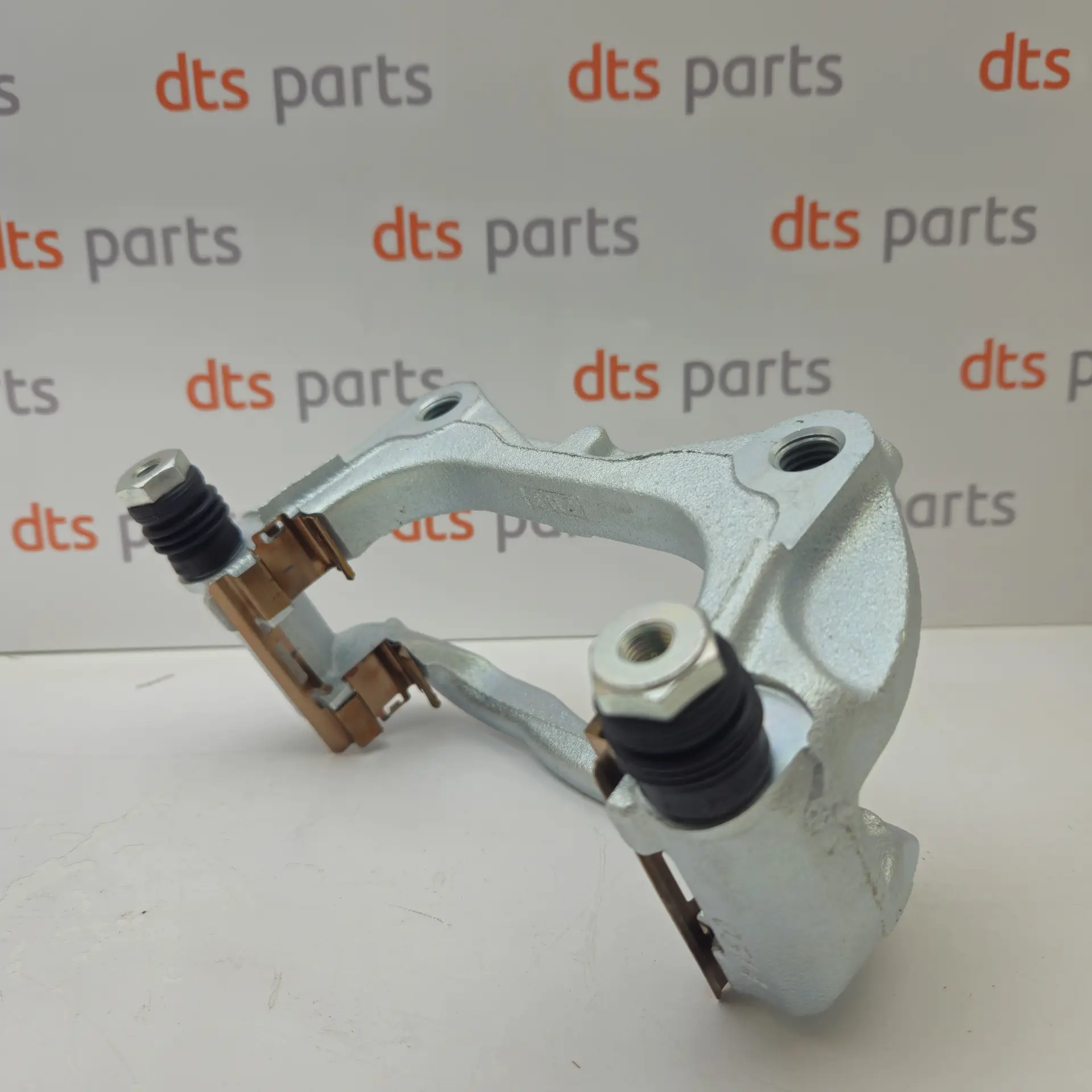 OEM GM 13412813 – Front left caliper carrier