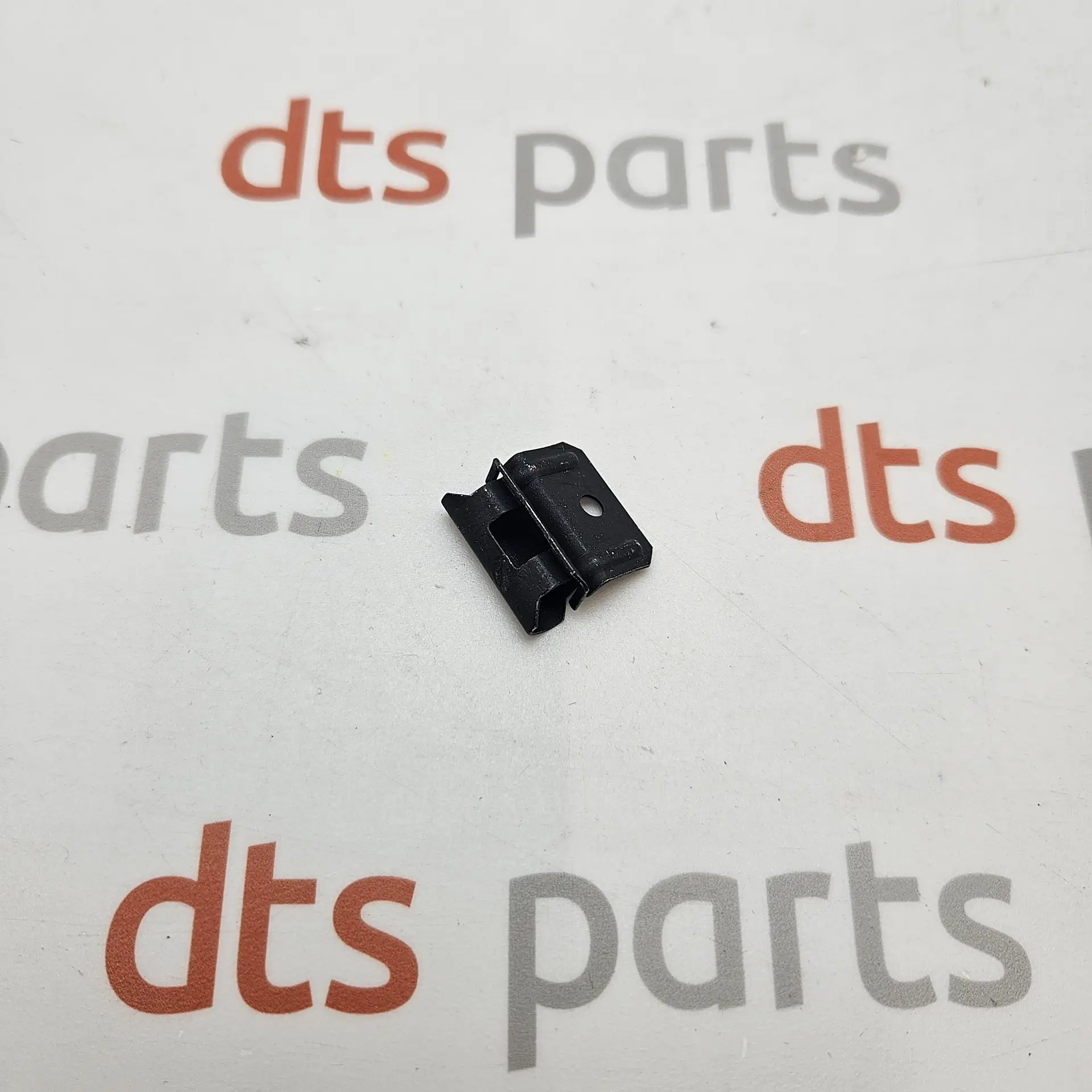 OEM Mercedes 1406780378 – Clamp
