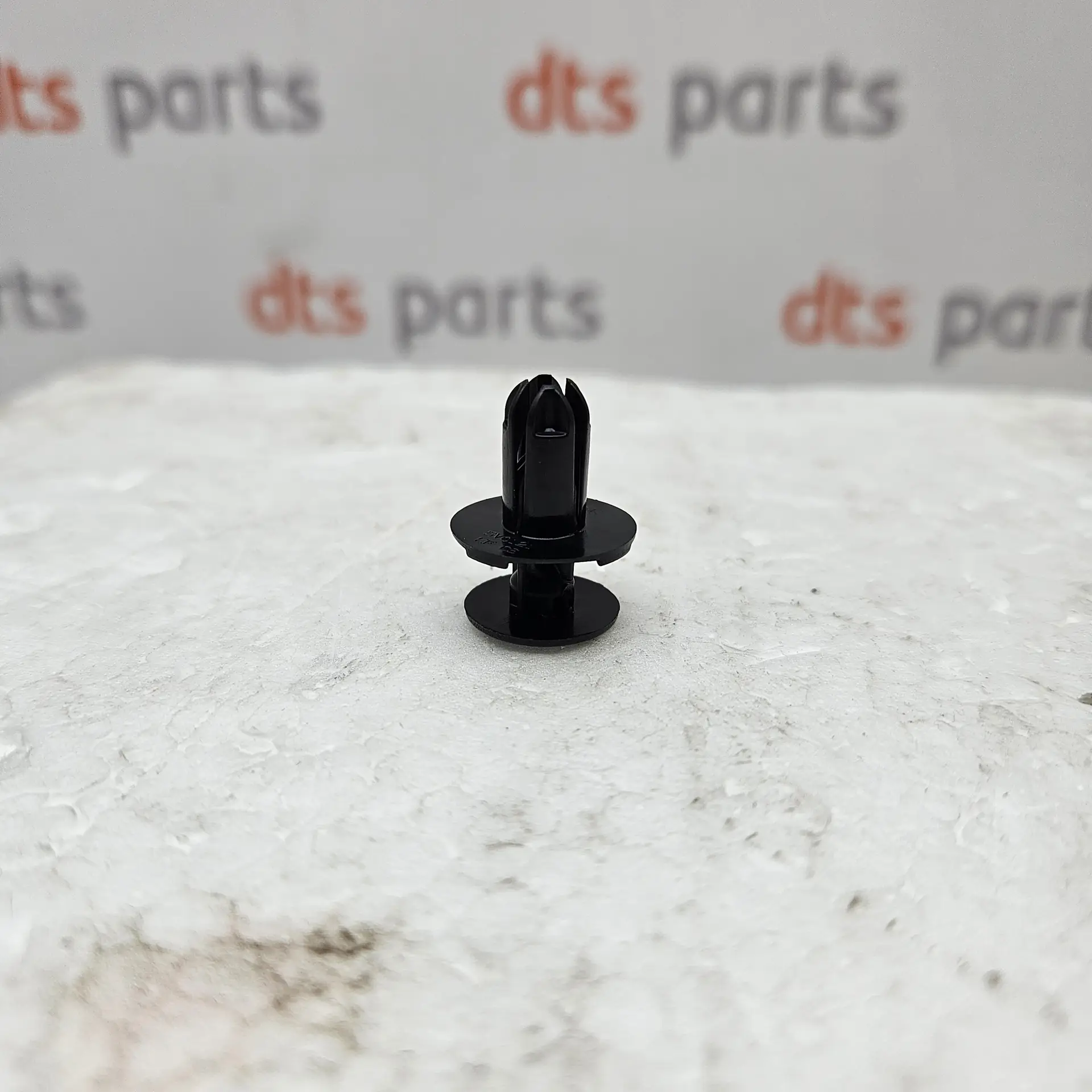 OEM Kia 1420608250B – Clip