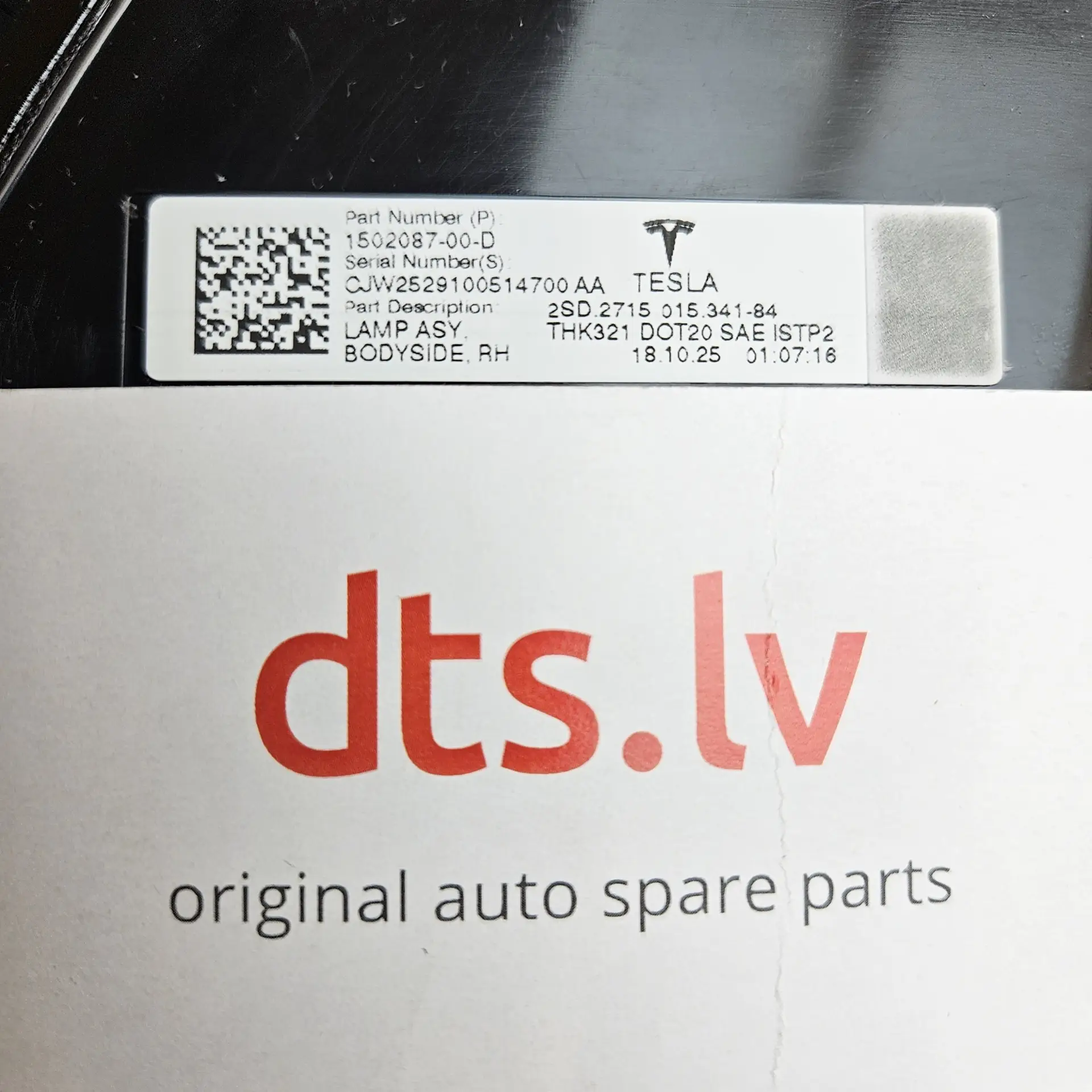OEM Tesla 150208700D – Rear right tail light