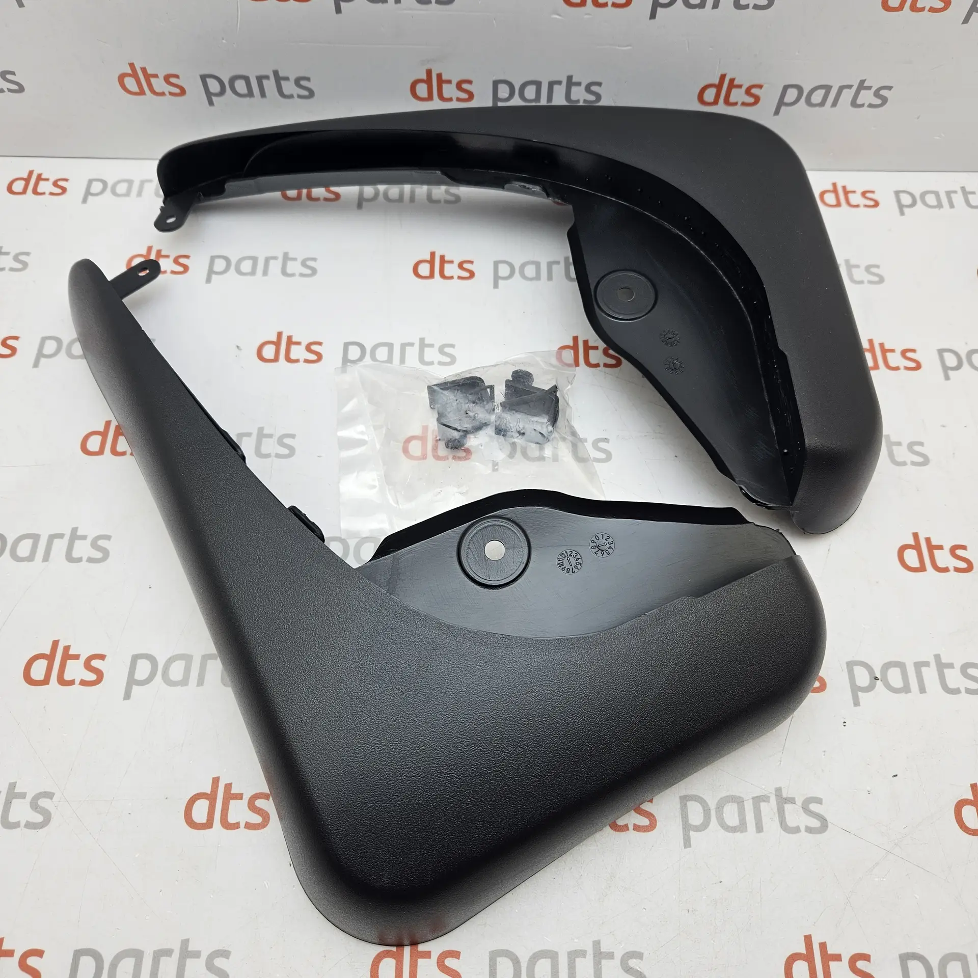 OEM Ford 1521017 – Rear mud flaps
