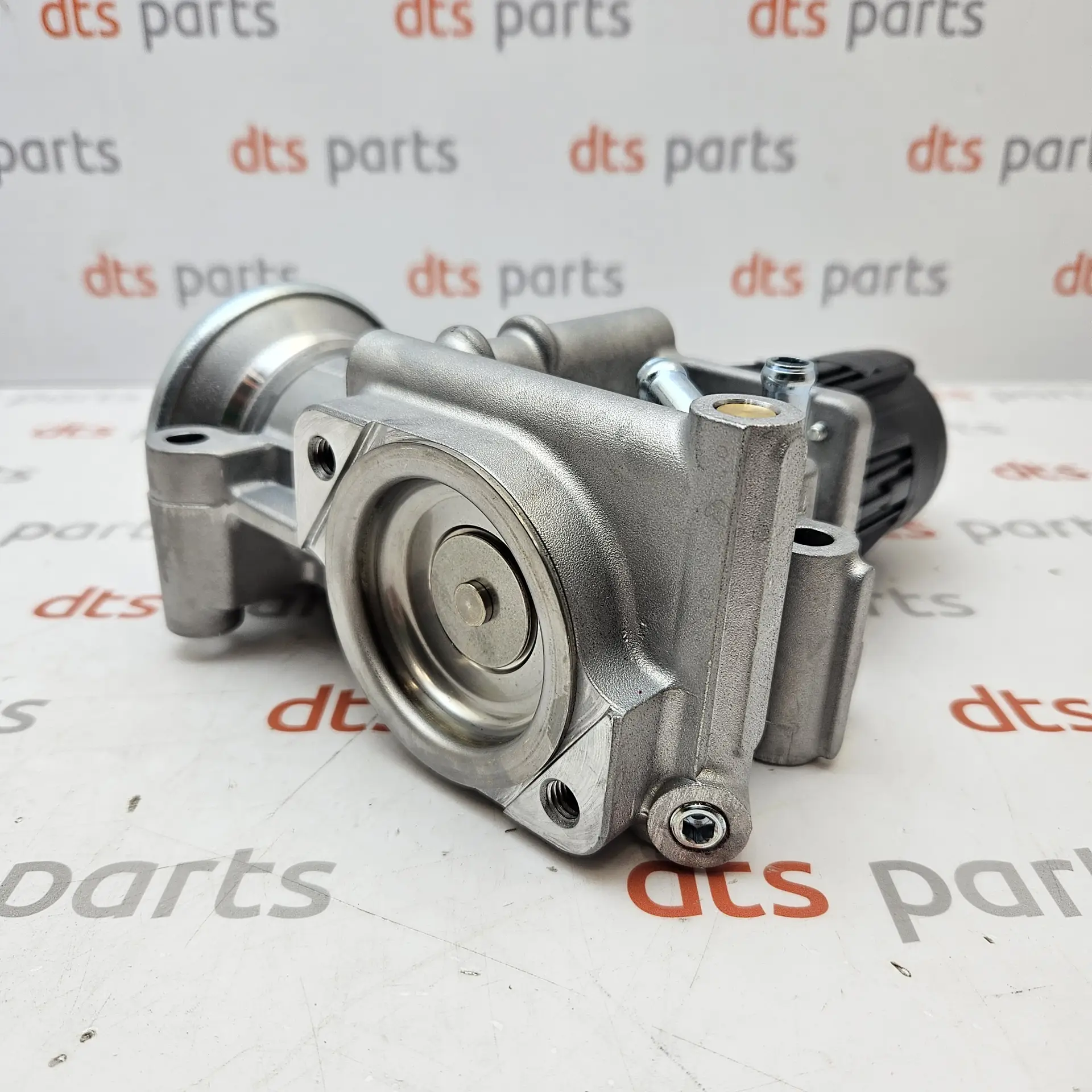 OEM Mitsubishi 1582A522 – Exhaust Gas Recirculation (EGR) Valve