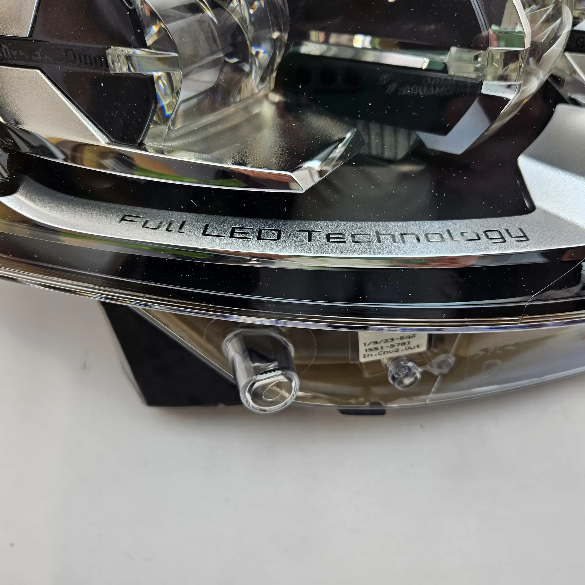 OEM Peugeot 1612495280 – Front right LED headlight