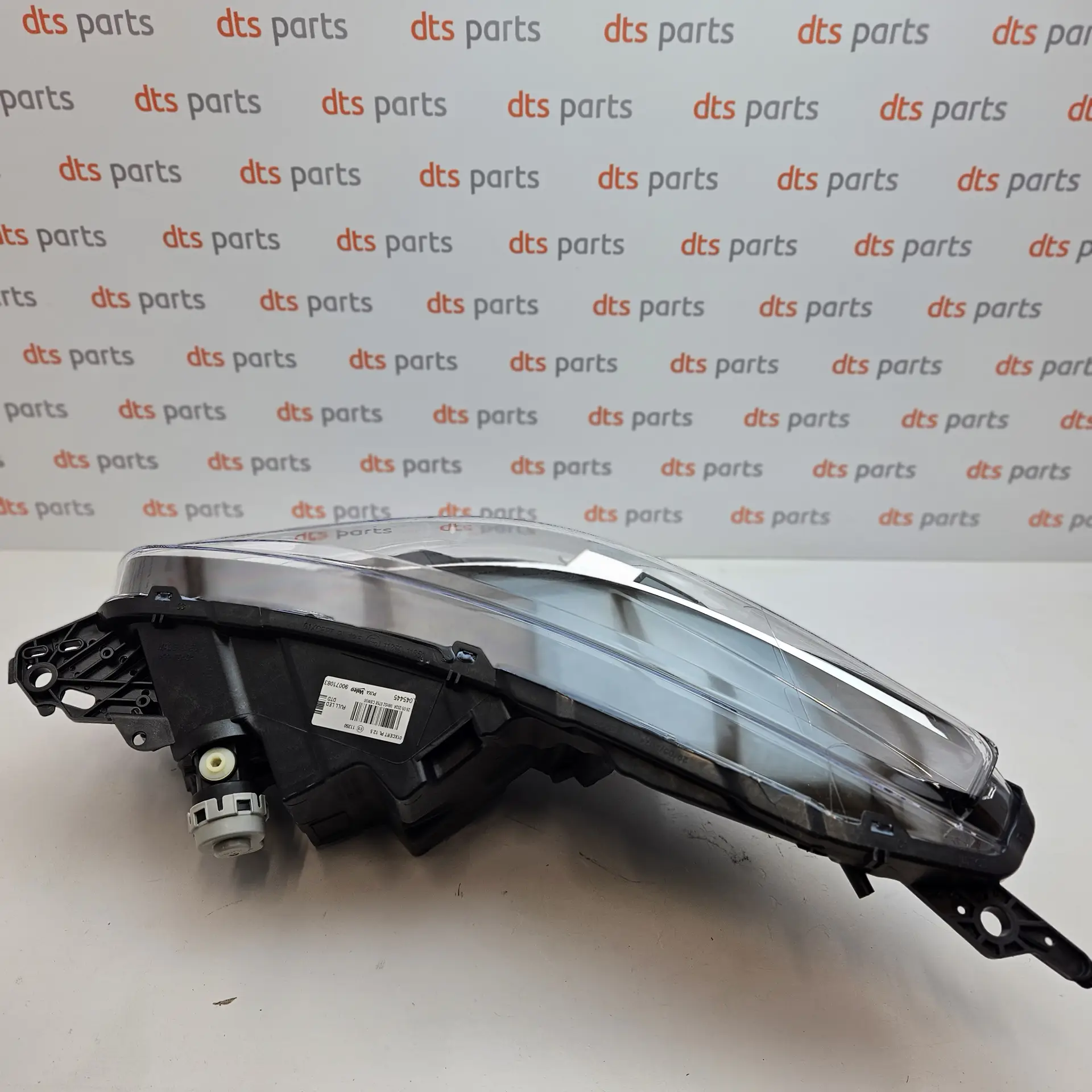 OEM Peugeot 1612495280 – Front right LED headlight