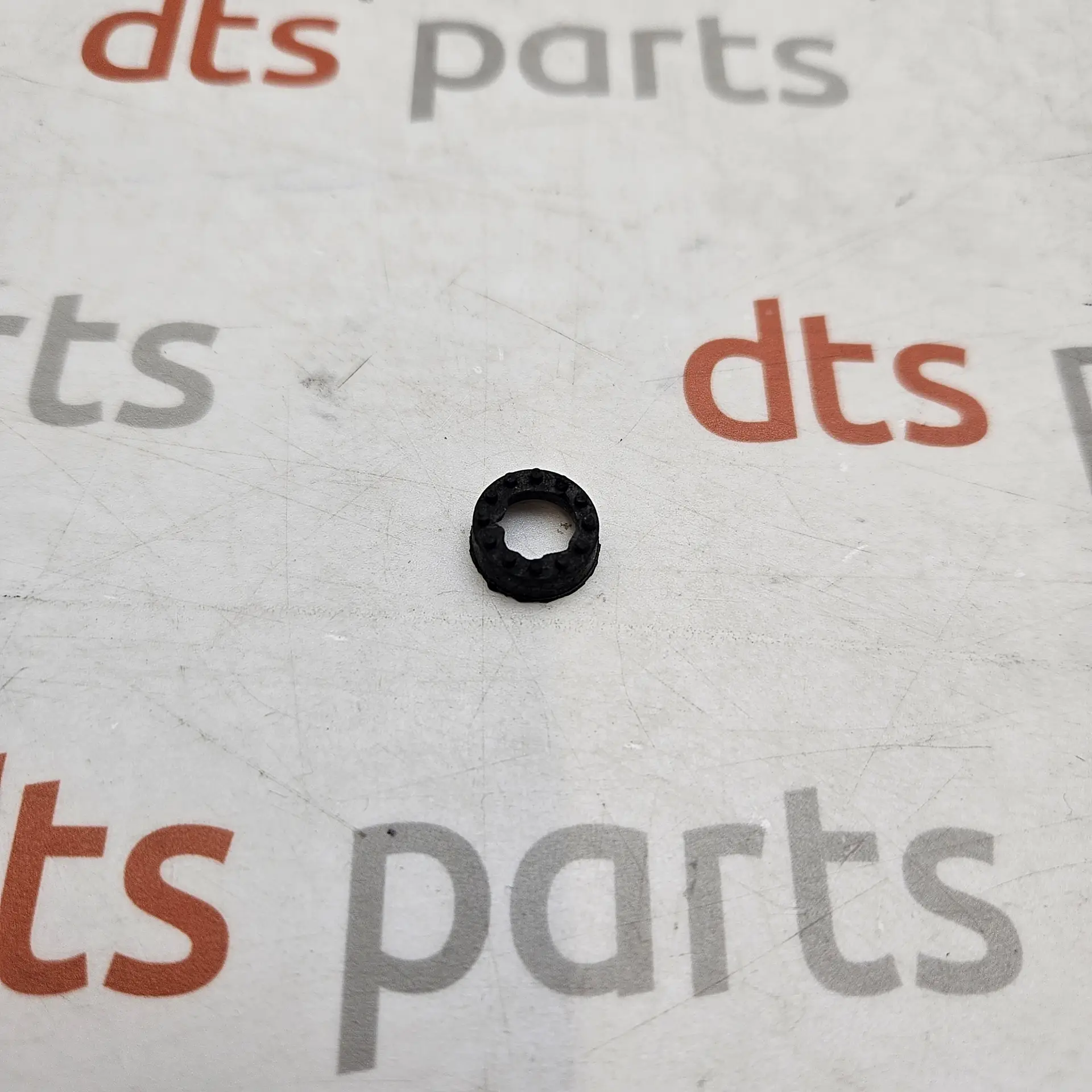 OEM PSA 1634738080 – Manual gear shift lever knob retaining ring / ball socket bush