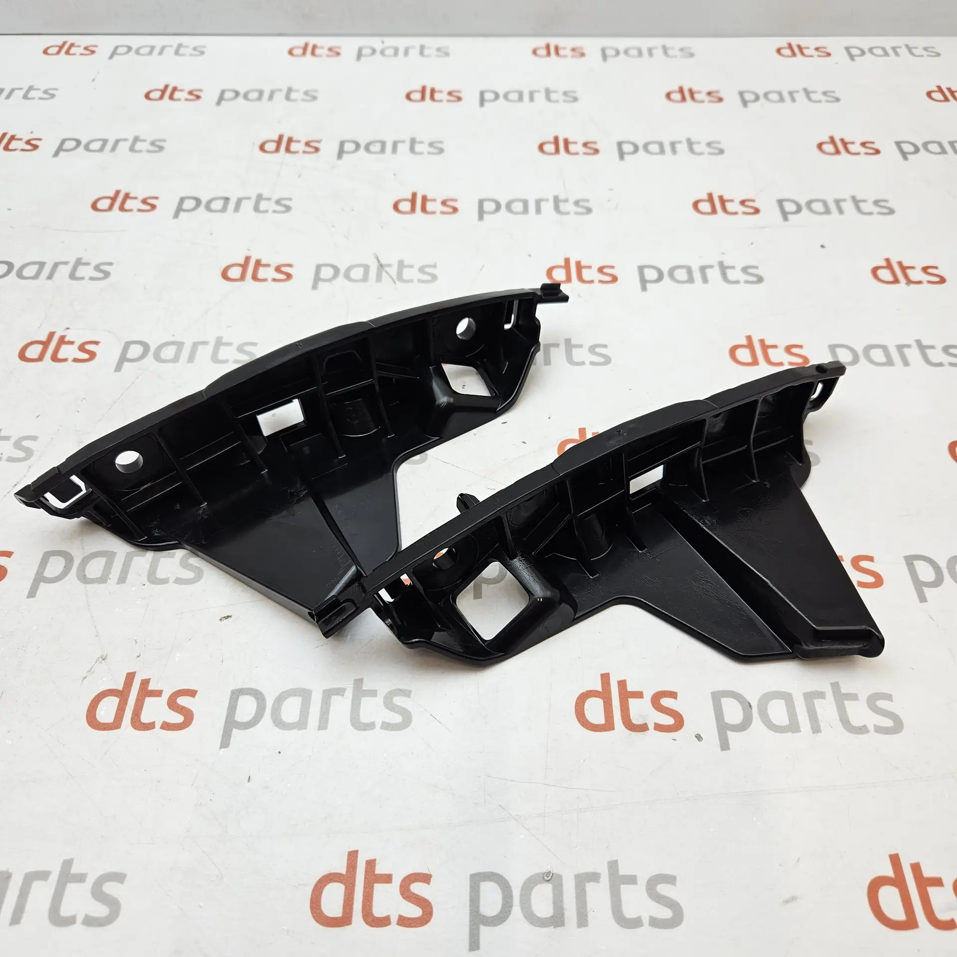 OEM PSA 1649826580 – Front bumper outer side bracket