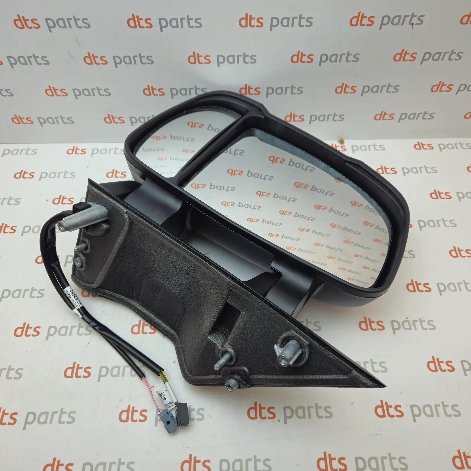 OEM PSA 1685329580 – Left front electric wing mirror assembly