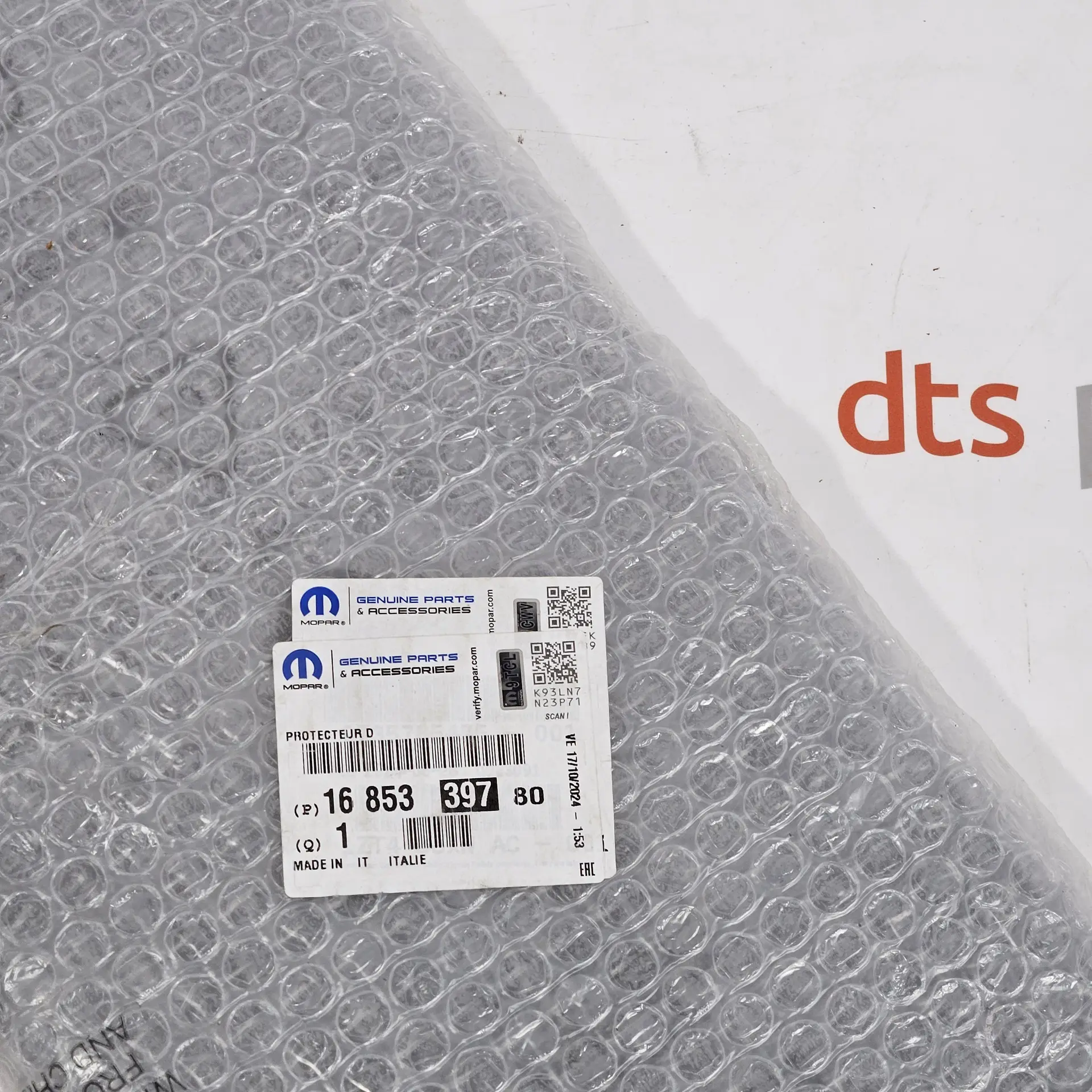 OEM PSA 1685339780 – Right sliding door strip
