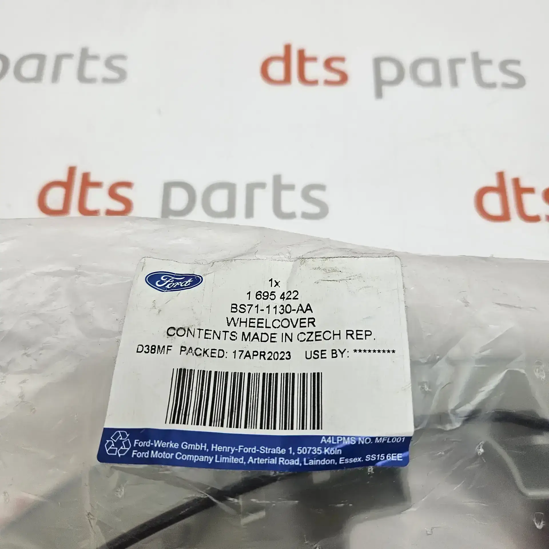 OEM Ford 1695422 – 16 inch single wheel trim
