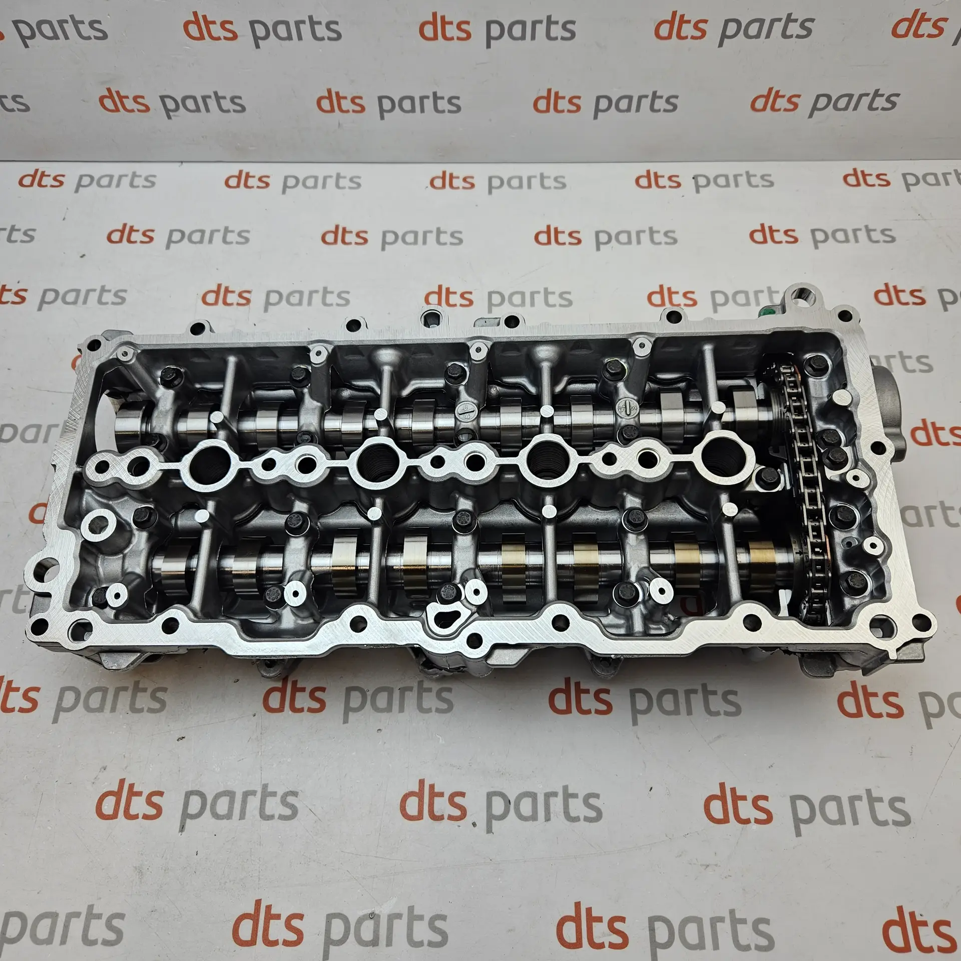 OEM PSA 1697054780 – PSA (Stellantis) upgraded 8mm camshaft and valve cover kit. This is a critical revision kit engineered for Peugeot, Citroën, DS, Opel, and Ford vehicles equipped with the 1.5 BlueHDi (DV5R) diesel engine.
