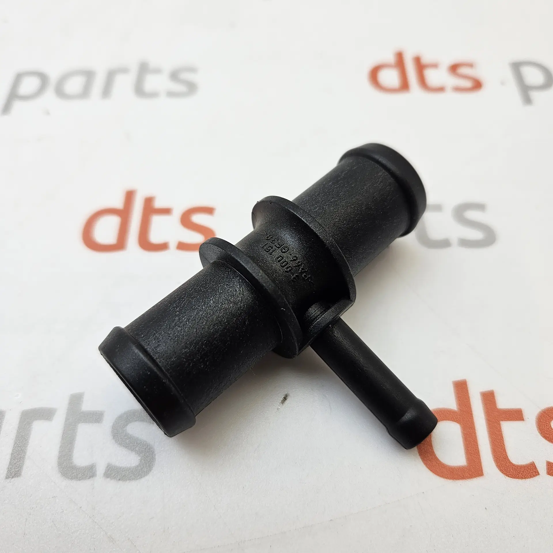 OEM BMW 17127518614 – Coolant hose connector