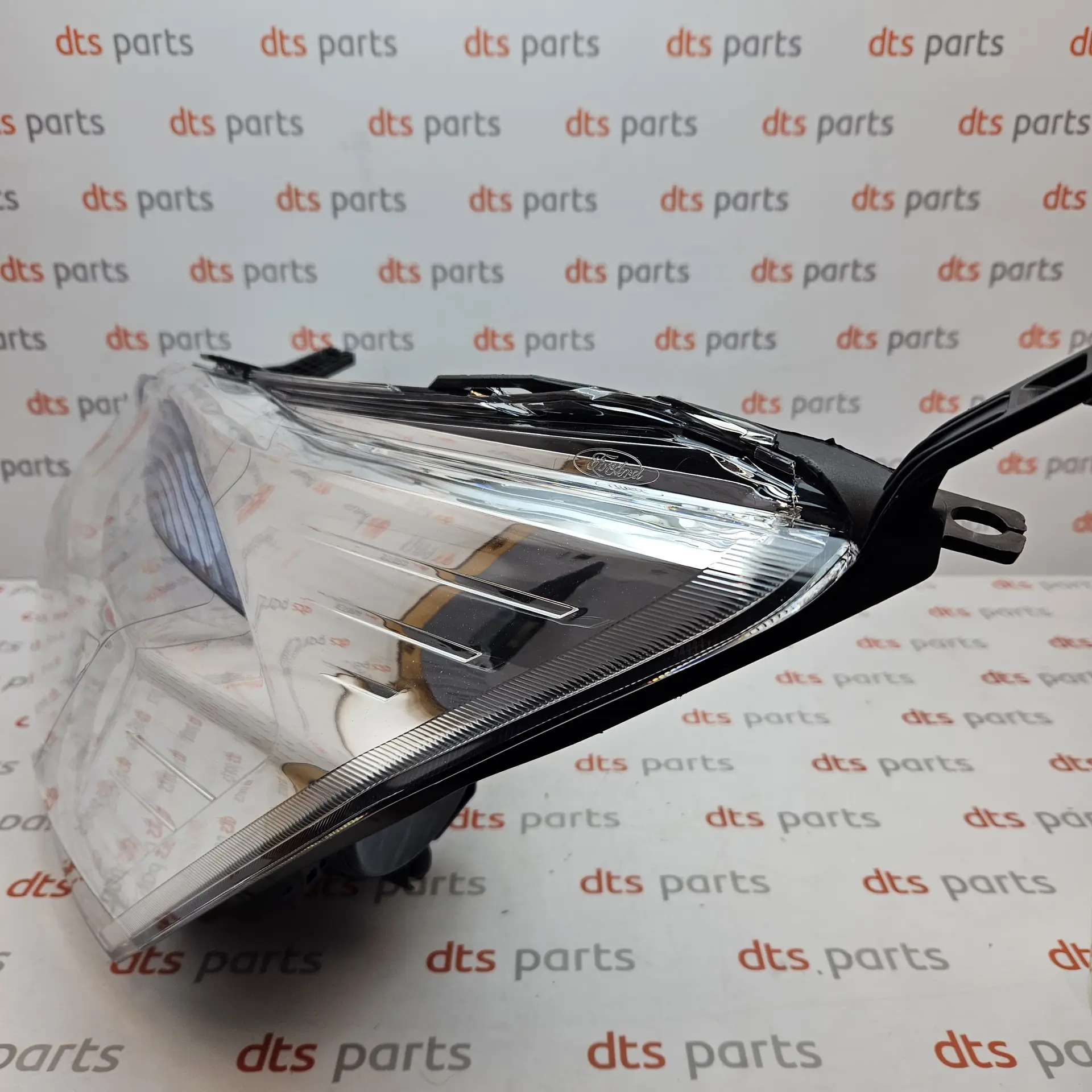 OEM Ford 1866470 – Front left headlight
