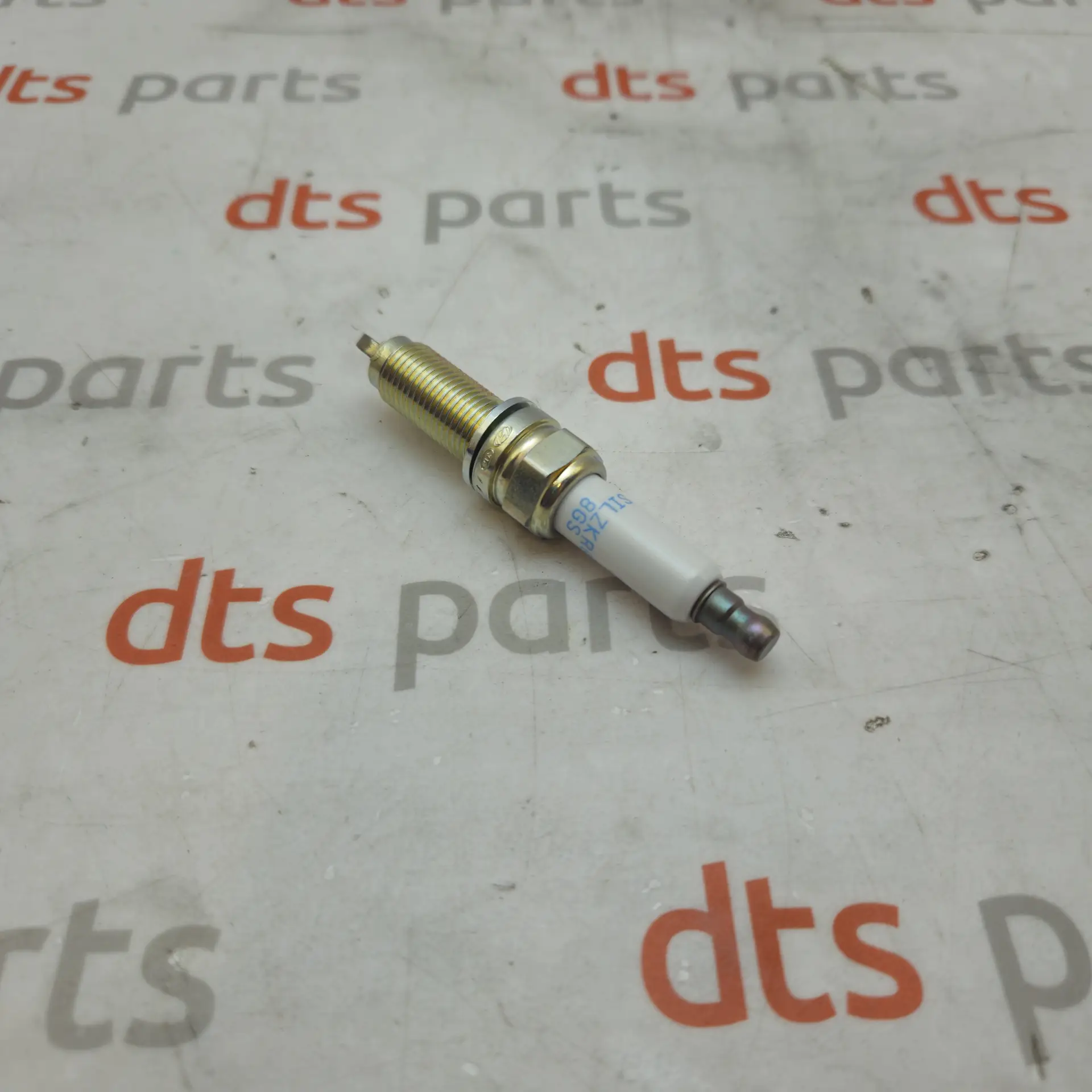OEM Hyundai 1887508085V – Iridium spark plug
