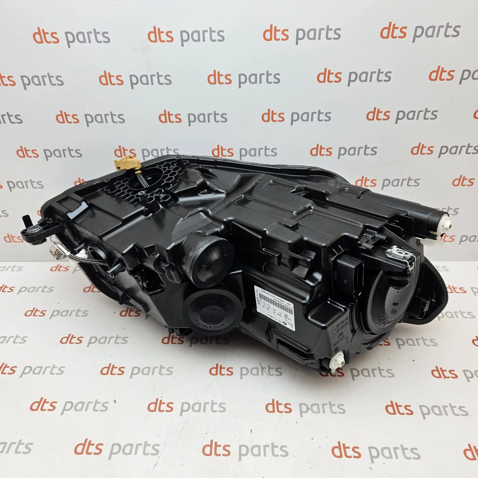 Hella 1EL012286211 – Volkswagen Caddy IV front left headlight - aftermarket part