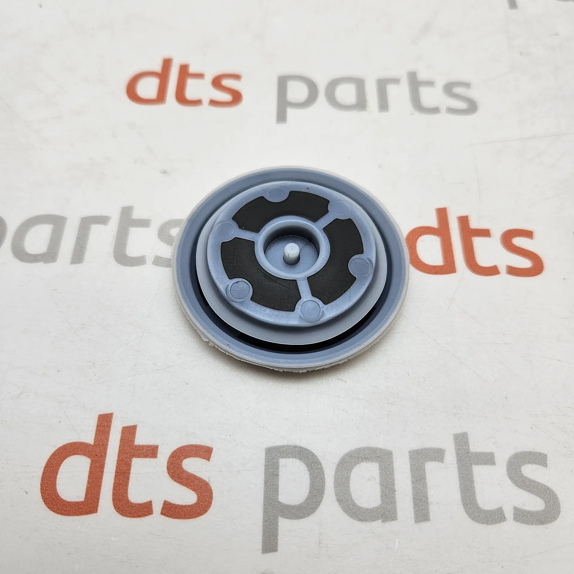 OEM VAG 1K0899185 – Floor pan plug