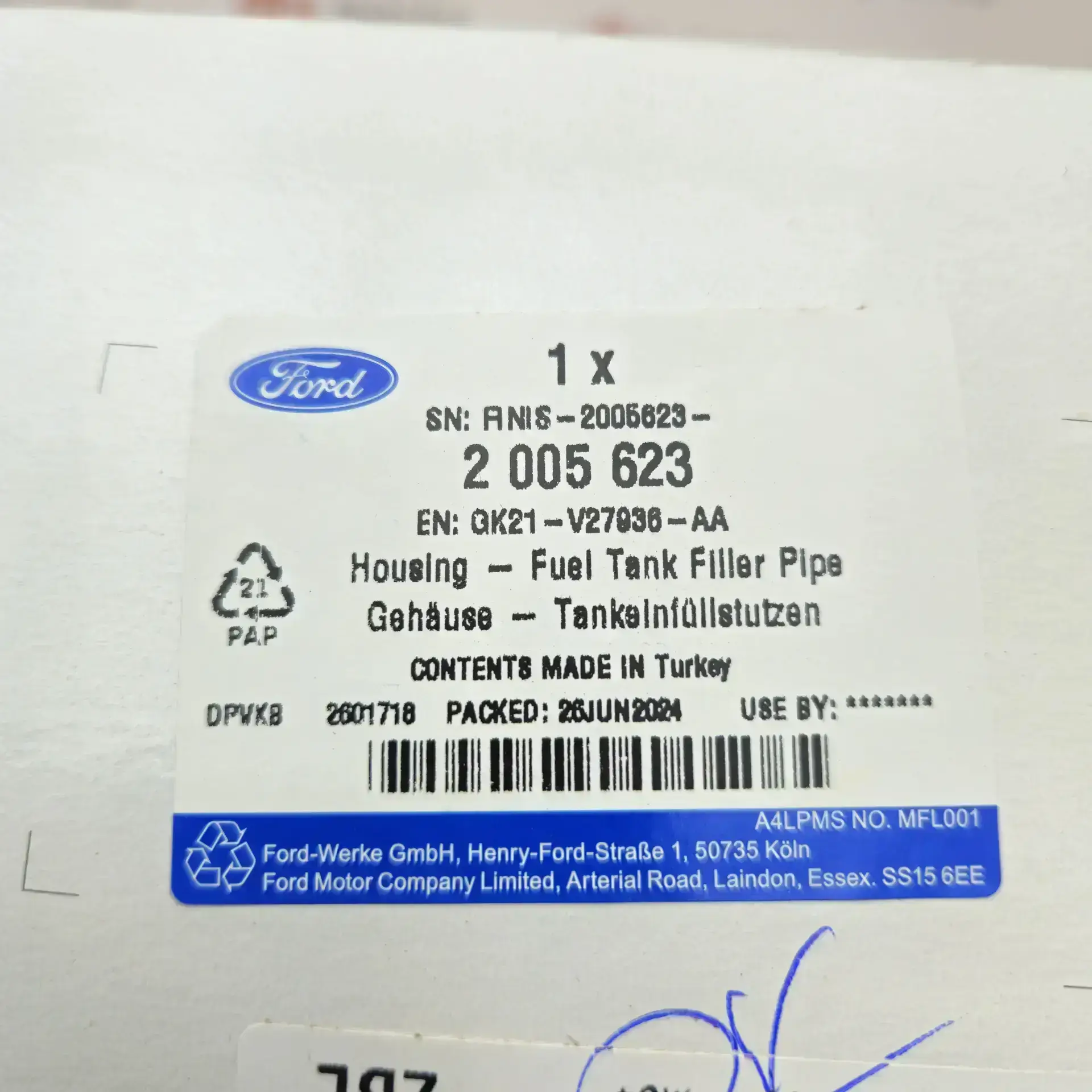 OEM Ford 2005623 – Fuel flap housing
