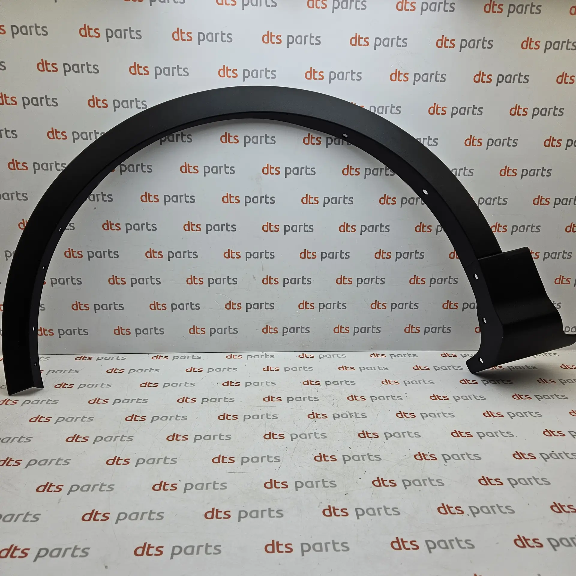 OEM Ford 2011034 – Front left wheel arch molding