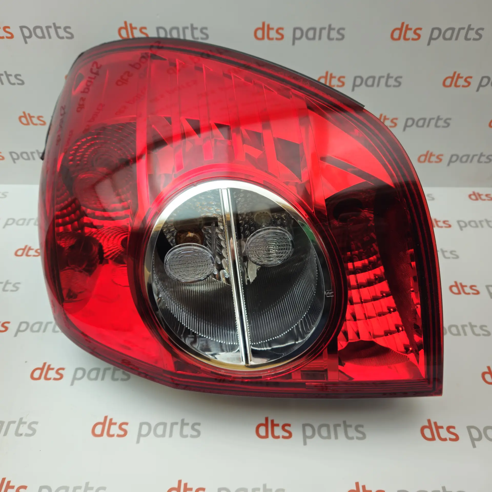 OEM Chevrolet 20946136 – Rear right taillight