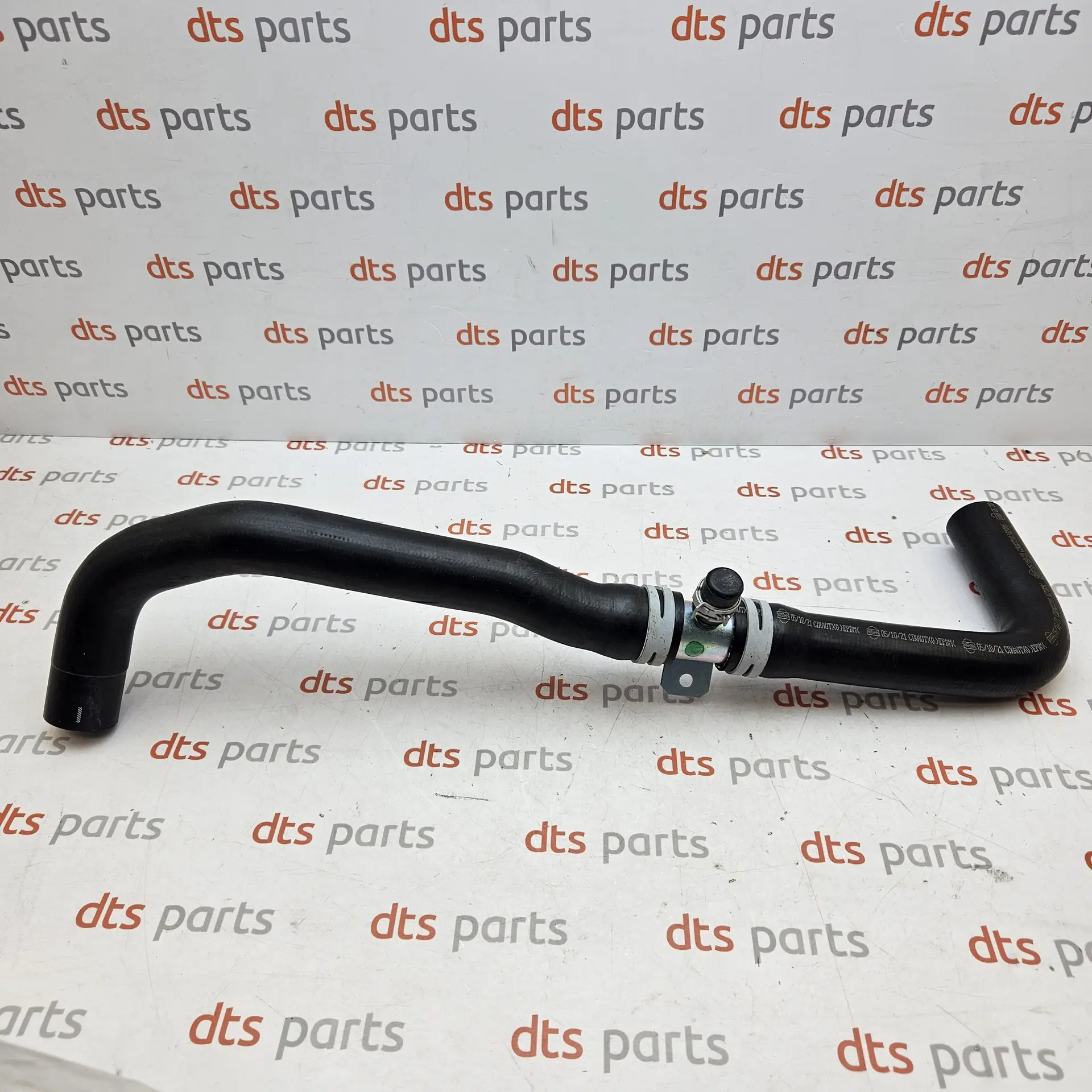 OEM Nissan 215033LS0A – Lower engine cooling radiator fluid return hose