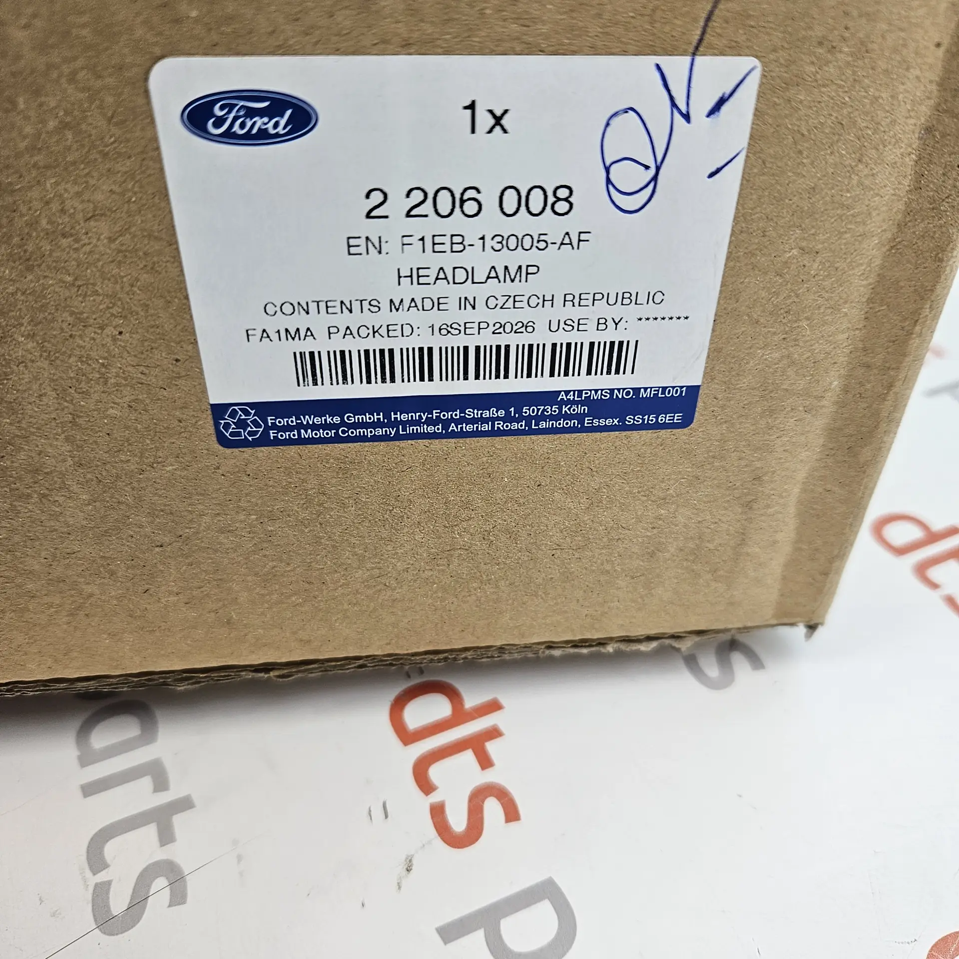 OEM Ford 2206008 – Front headlight