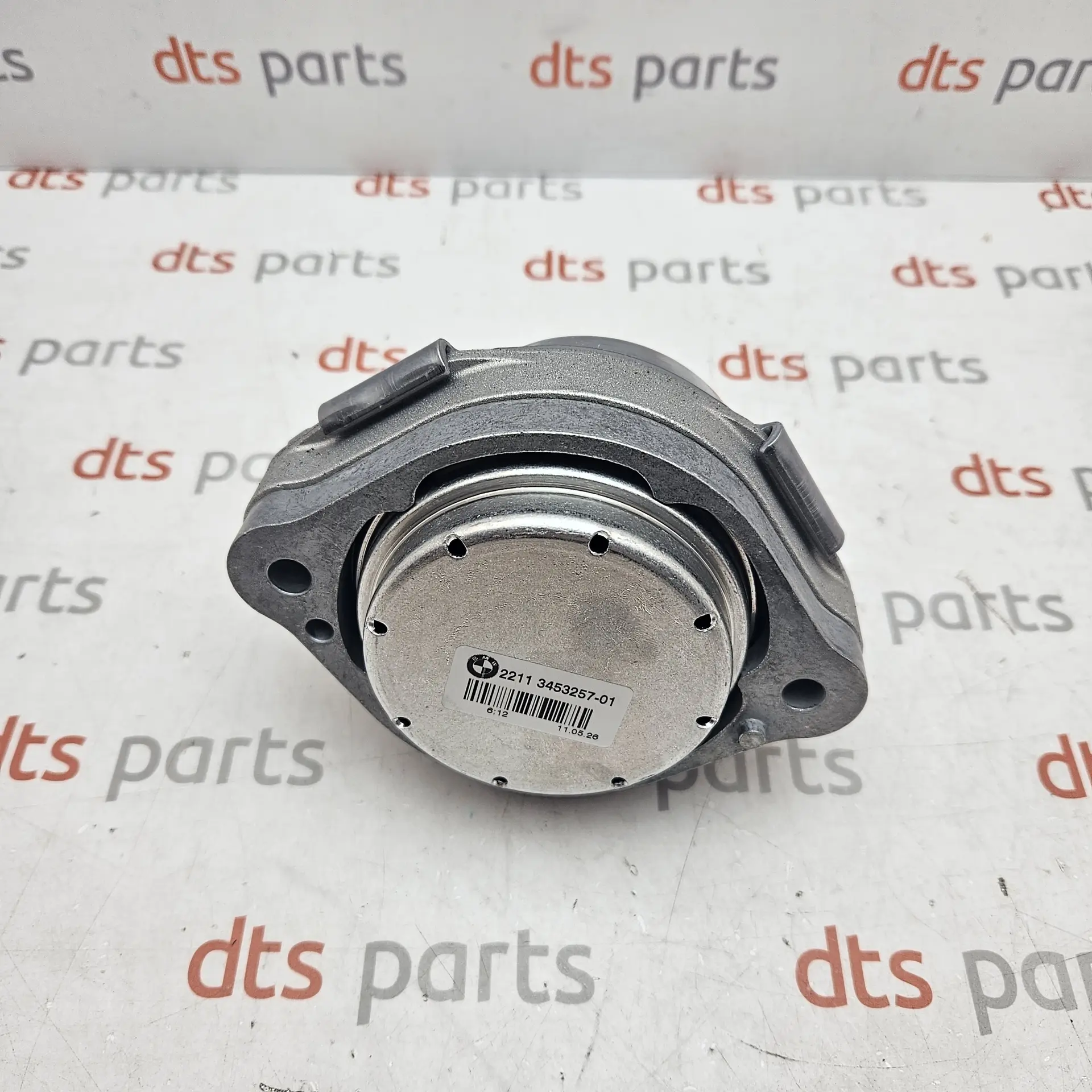 OEM BMW 22113453257 – Right-hand front engine mount assembly