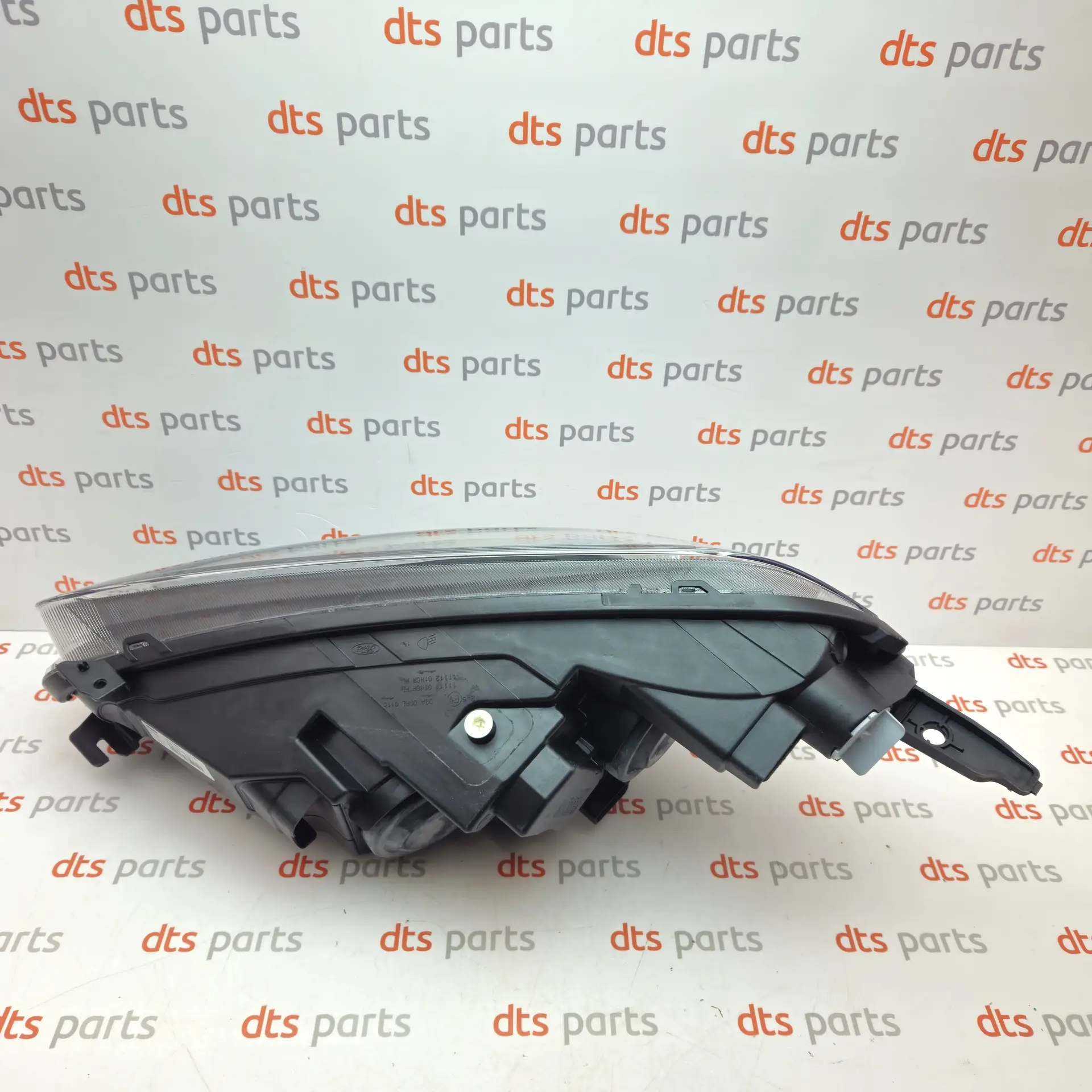 OEM Ford 2263642 – Right headlight