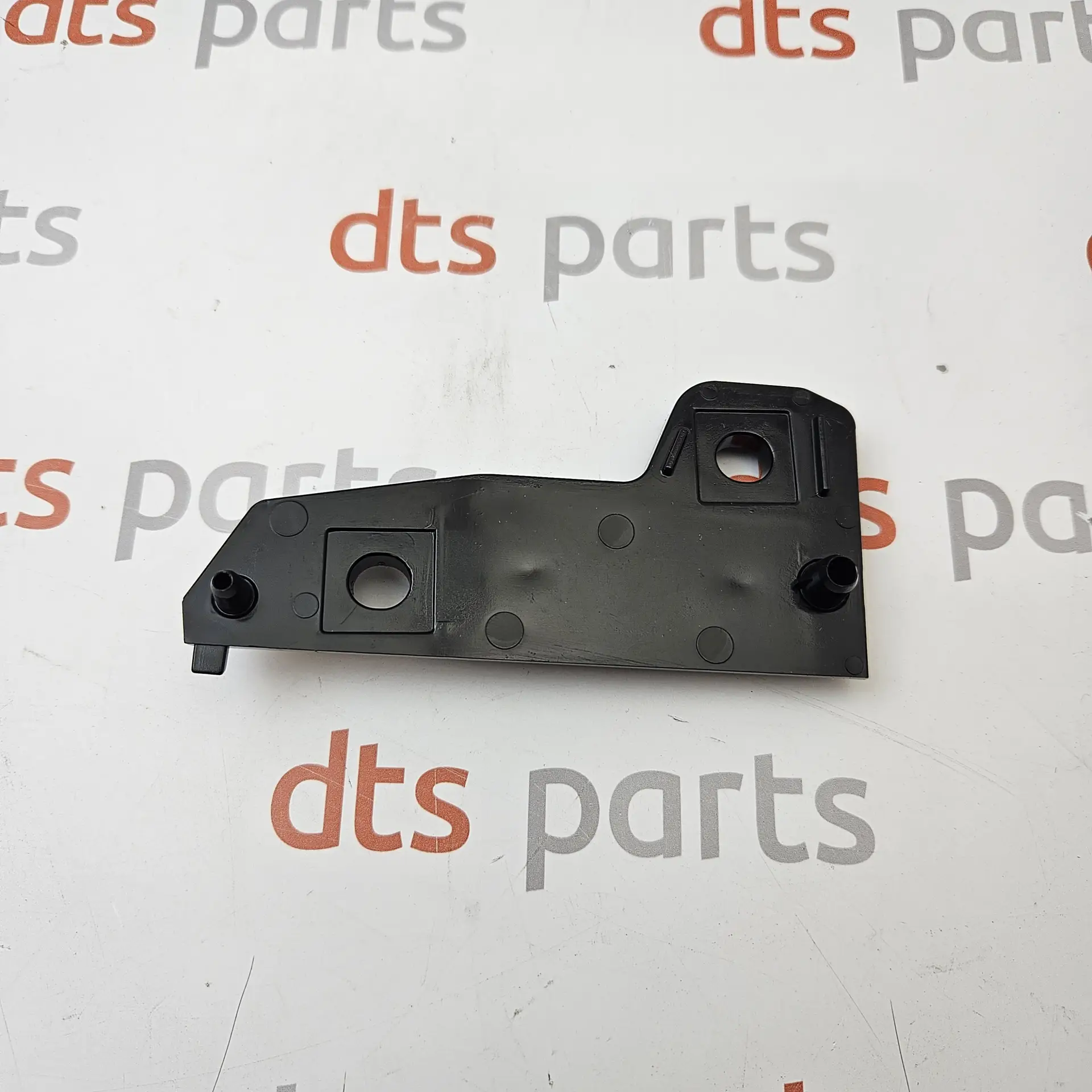 OEM Ford 2275401 – Front bumper bracket