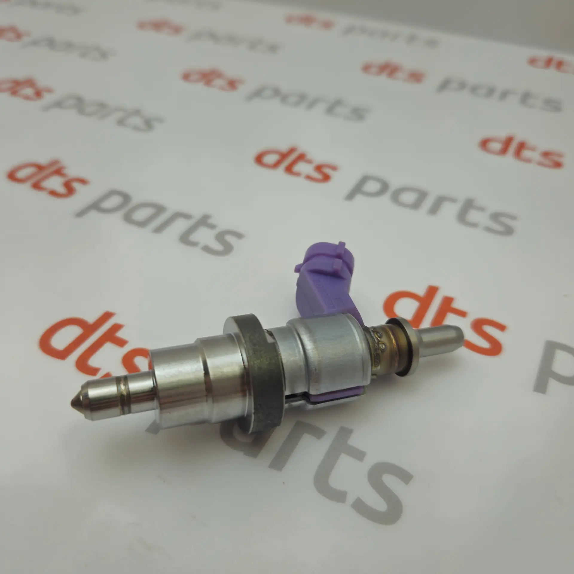OEM Toyota/Lexus 2371026012 – Fuel injector