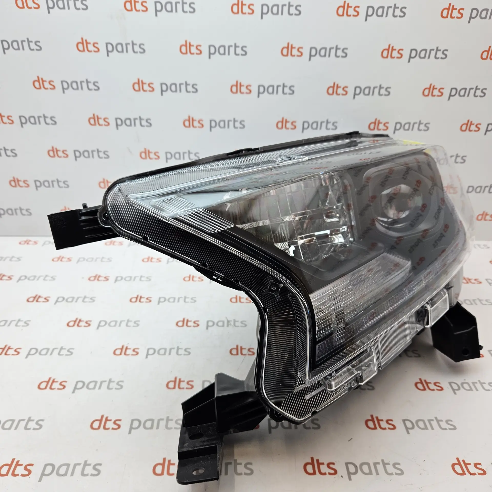 OEM Ford 2416140 – Front left headlight