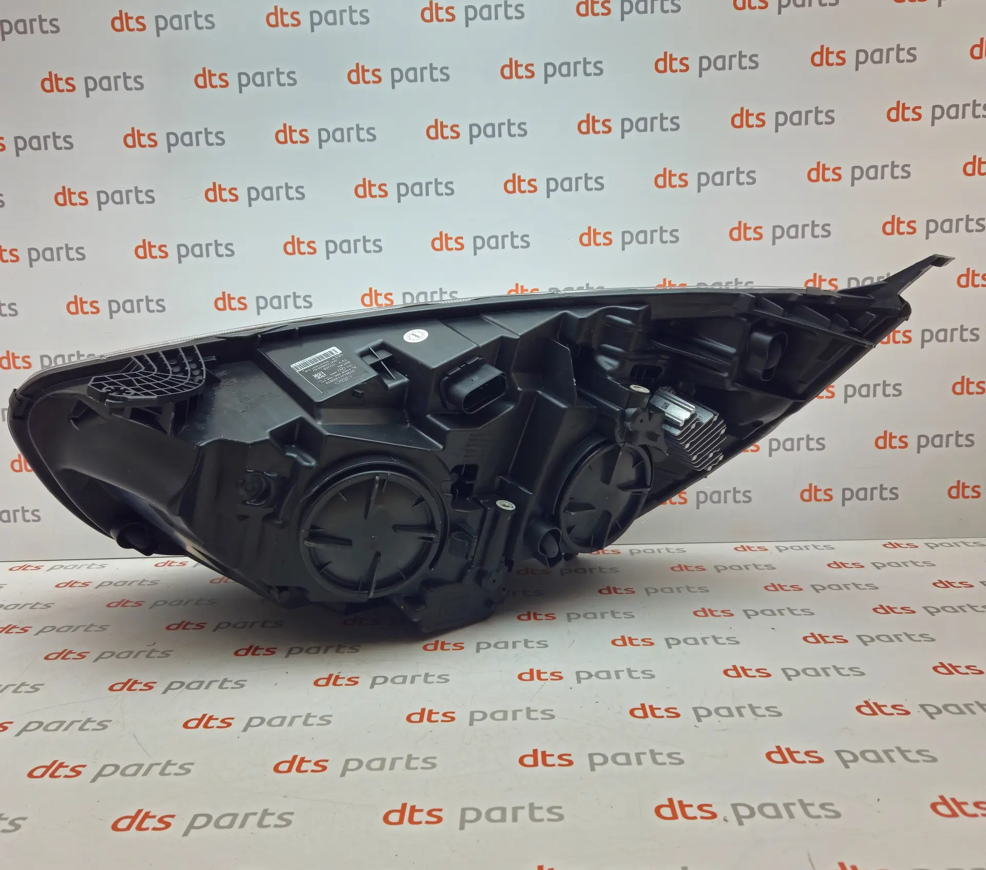 OEM Ford 2481753 – Right headlight