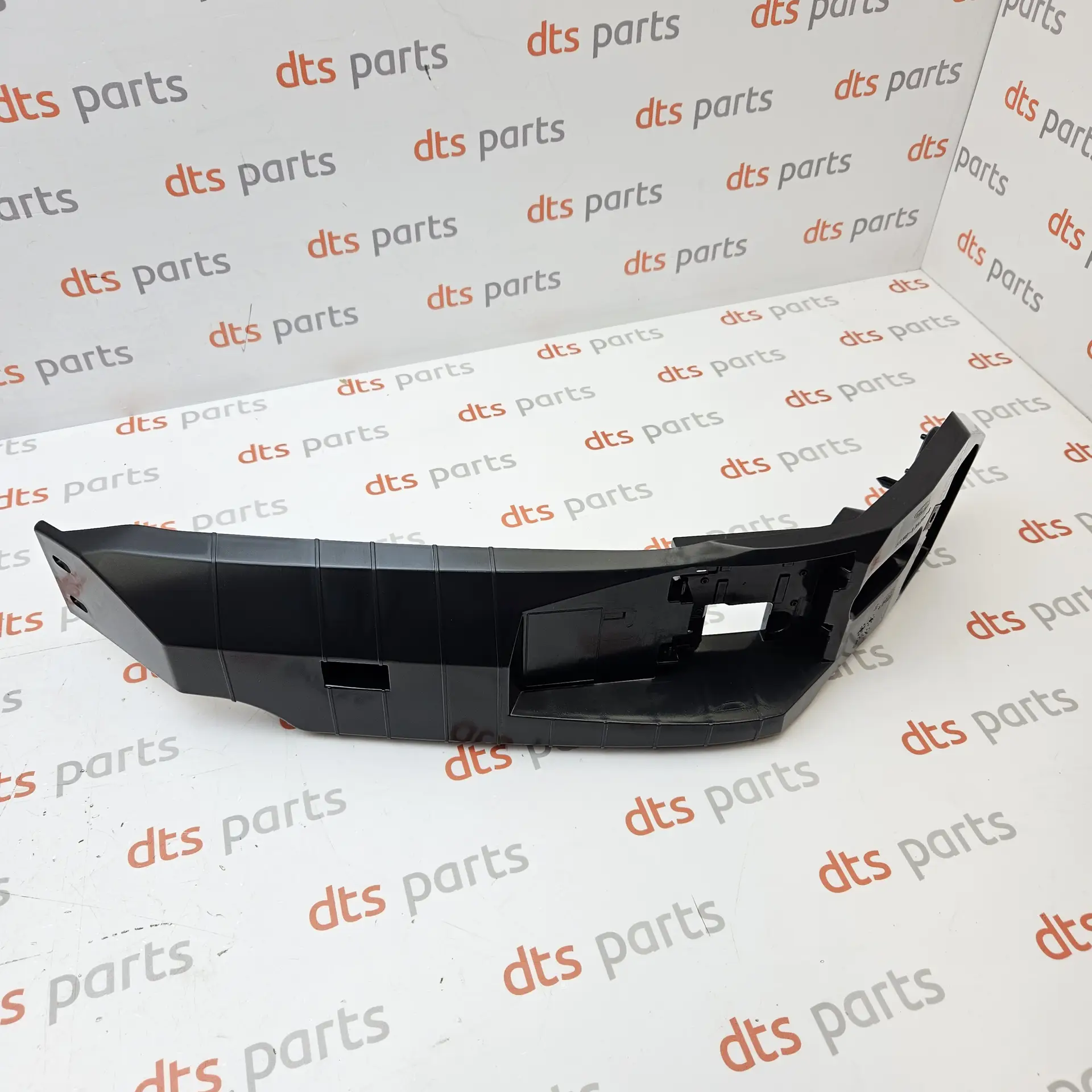 OEM Ford 2562683 – Front bumper mounting support bracket left-hand side