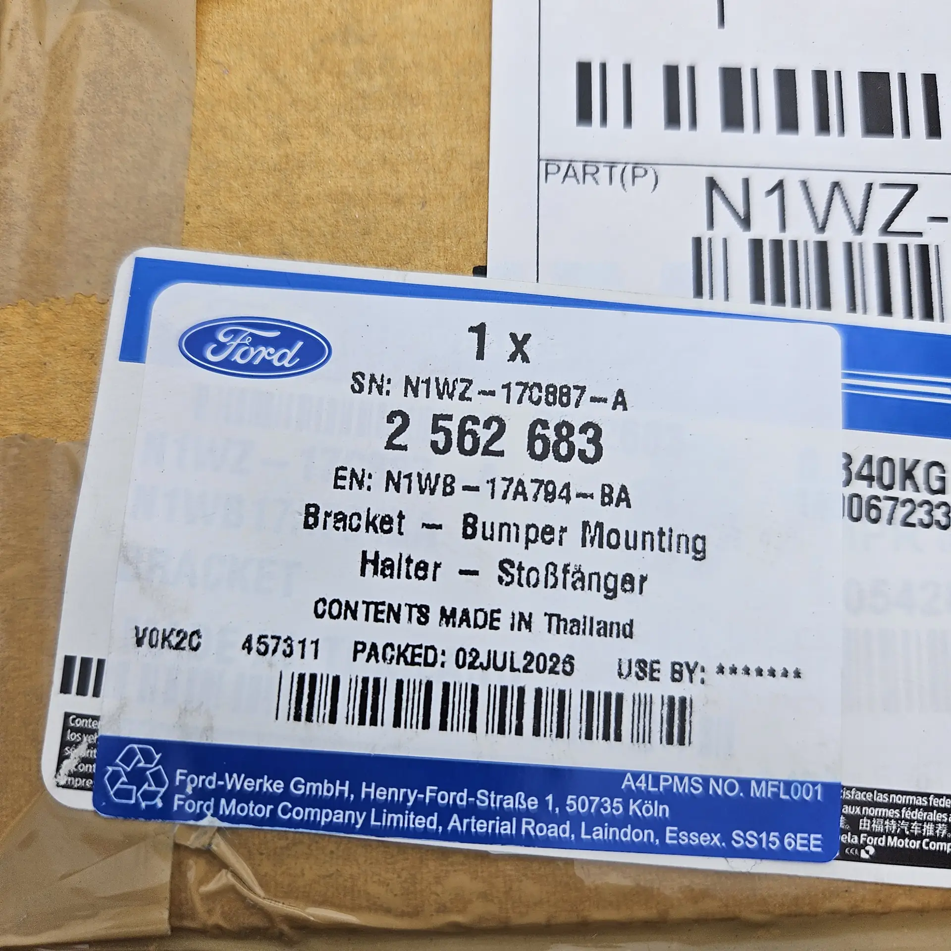 OEM Ford 2562683 – Front bumper mounting support bracket left-hand side