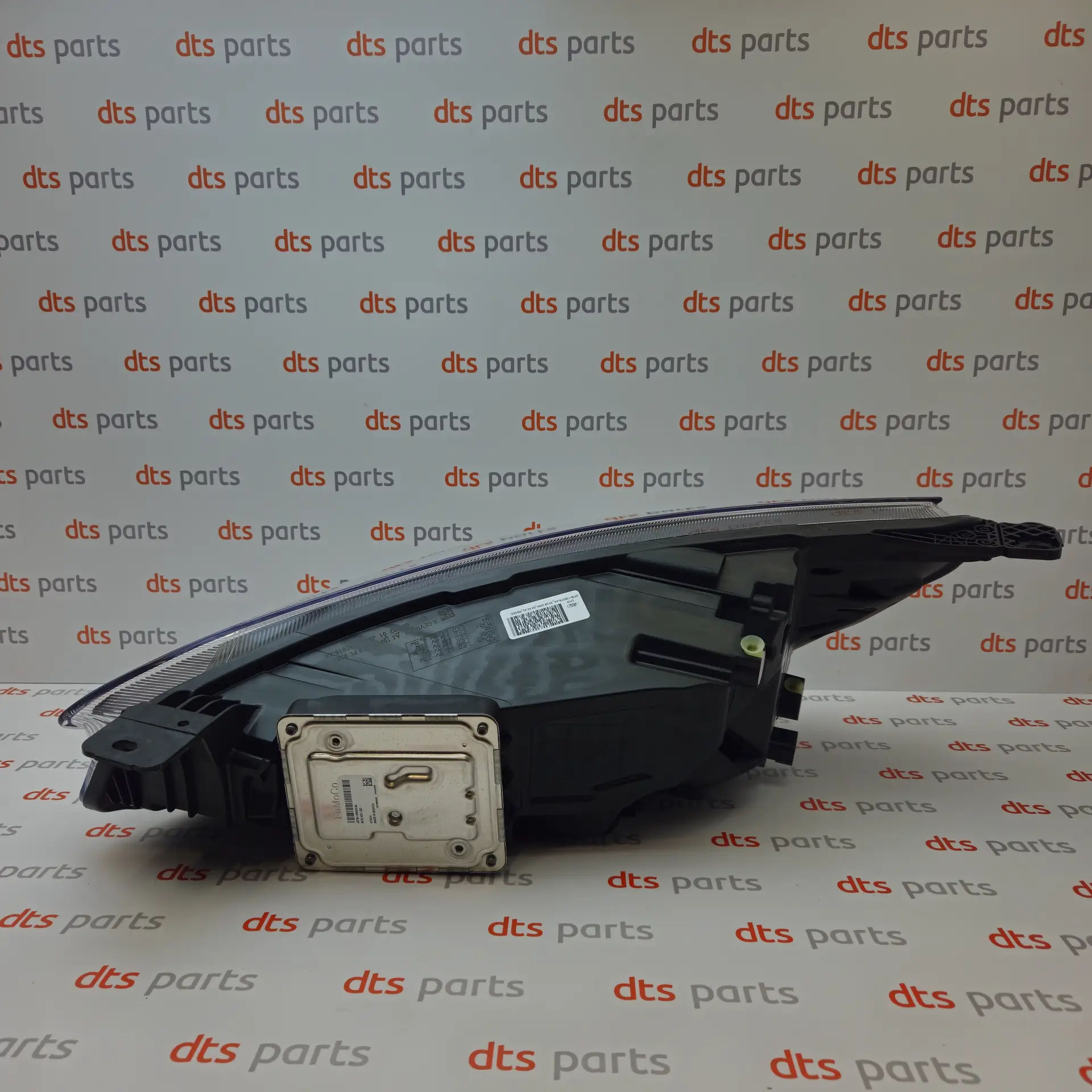 OEM Ford 2581583 – Front right headlight