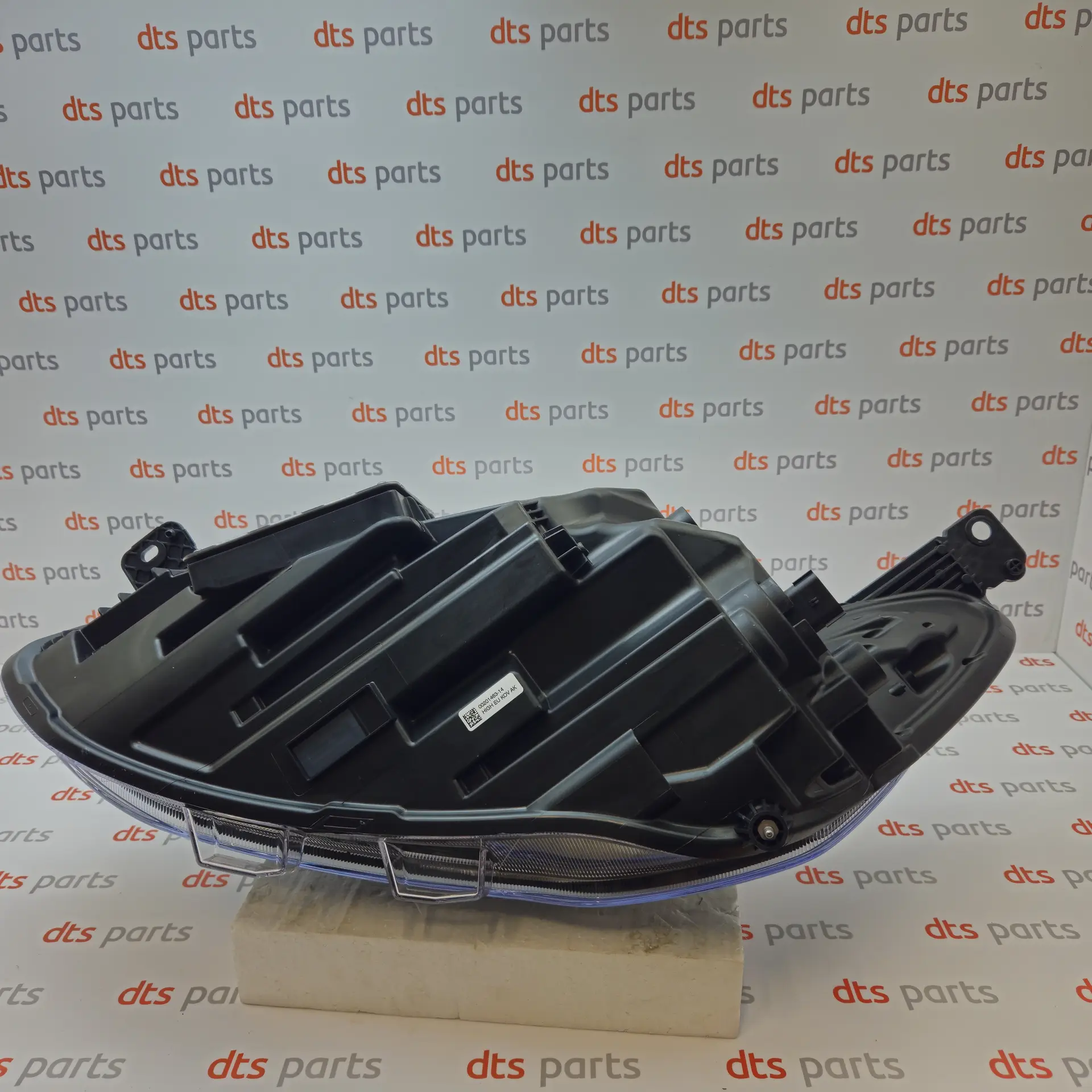 OEM Ford 2581583 – Front right headlight