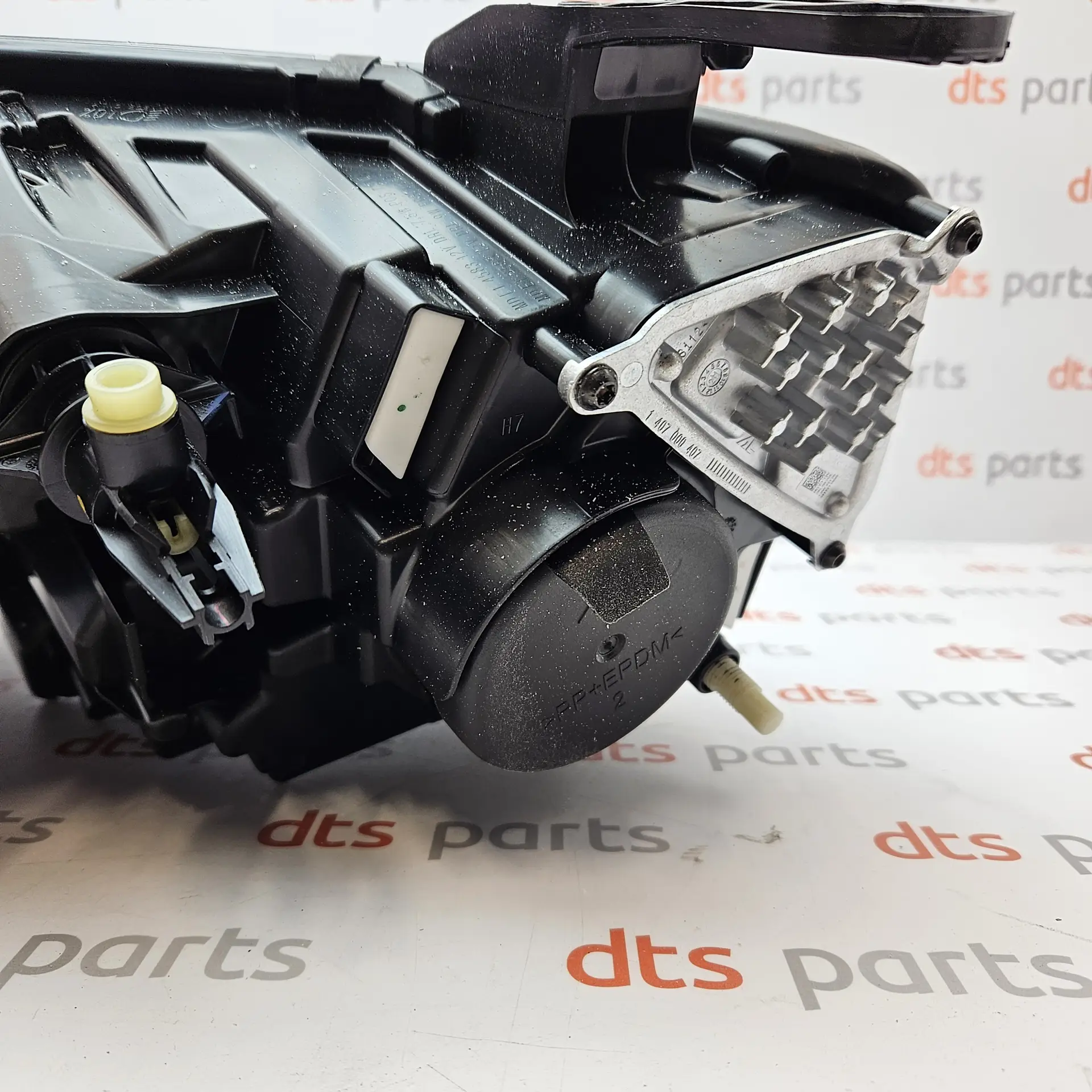 OEM Renault 260101133R – Front right headlight